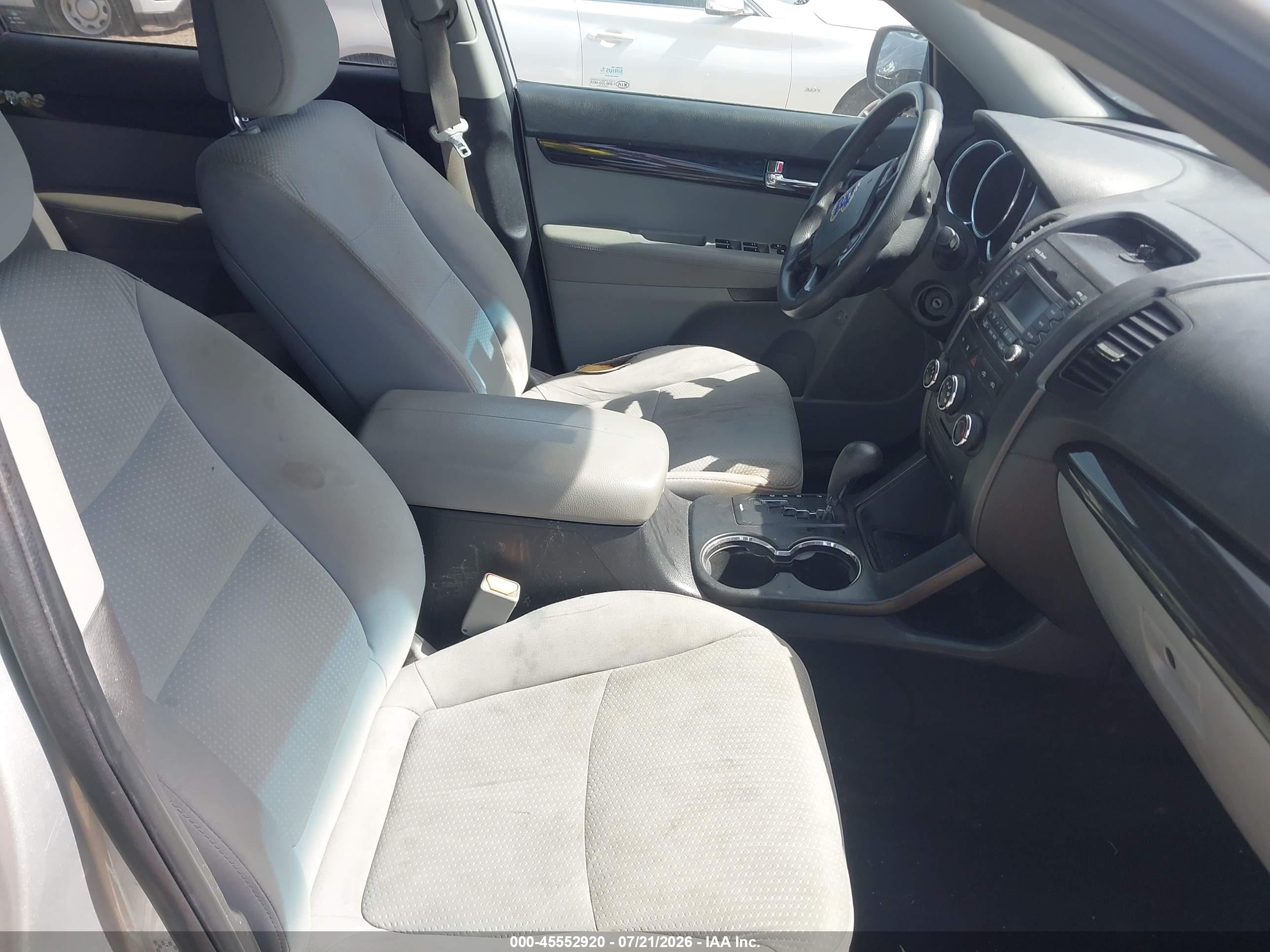2011 Kia Sorento Lx Silver vin: 5XYKT4A13BG049110