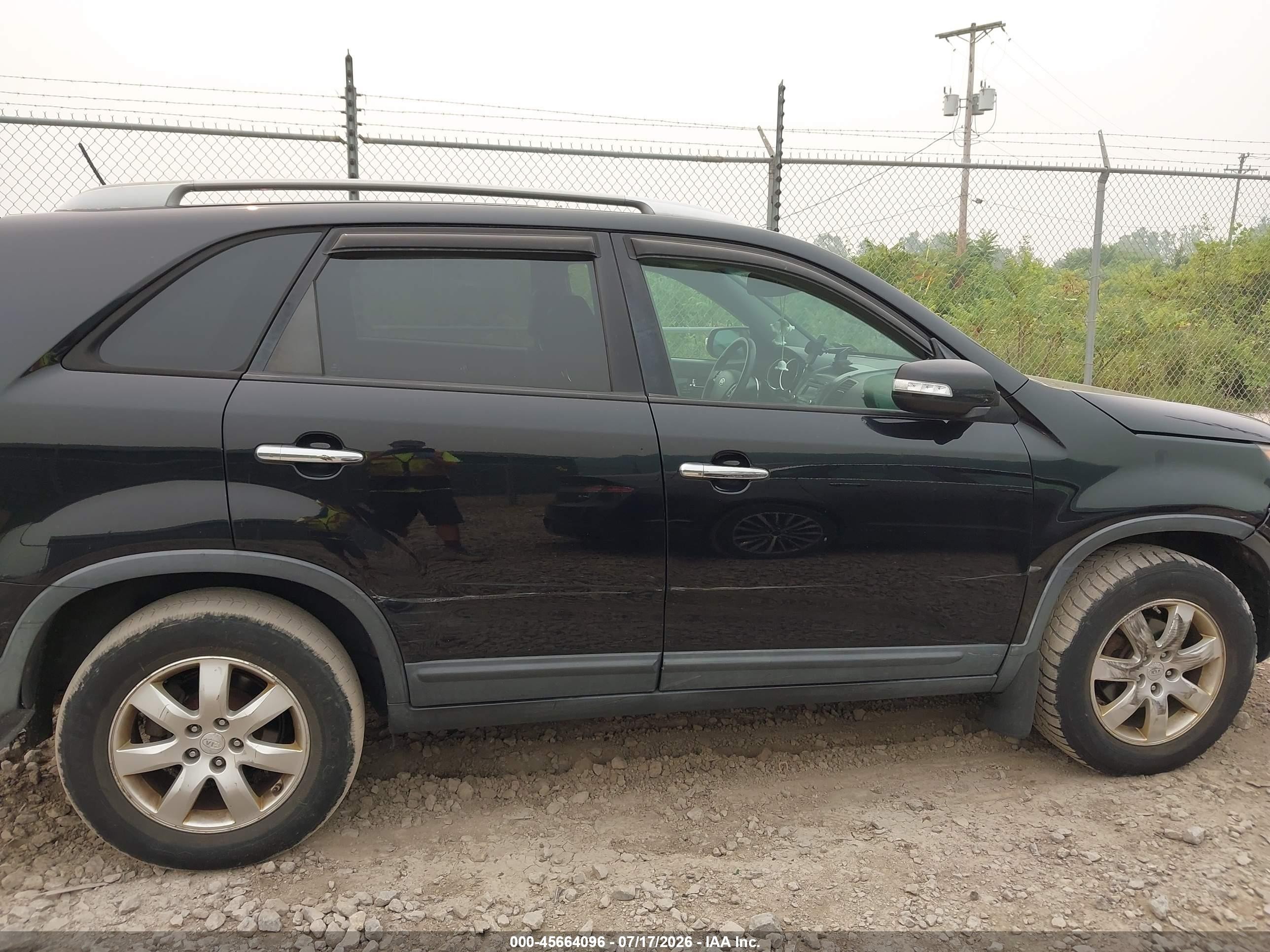 2011 Kia Sorento Lx Black vin: 5XYKT4A13BG071673
