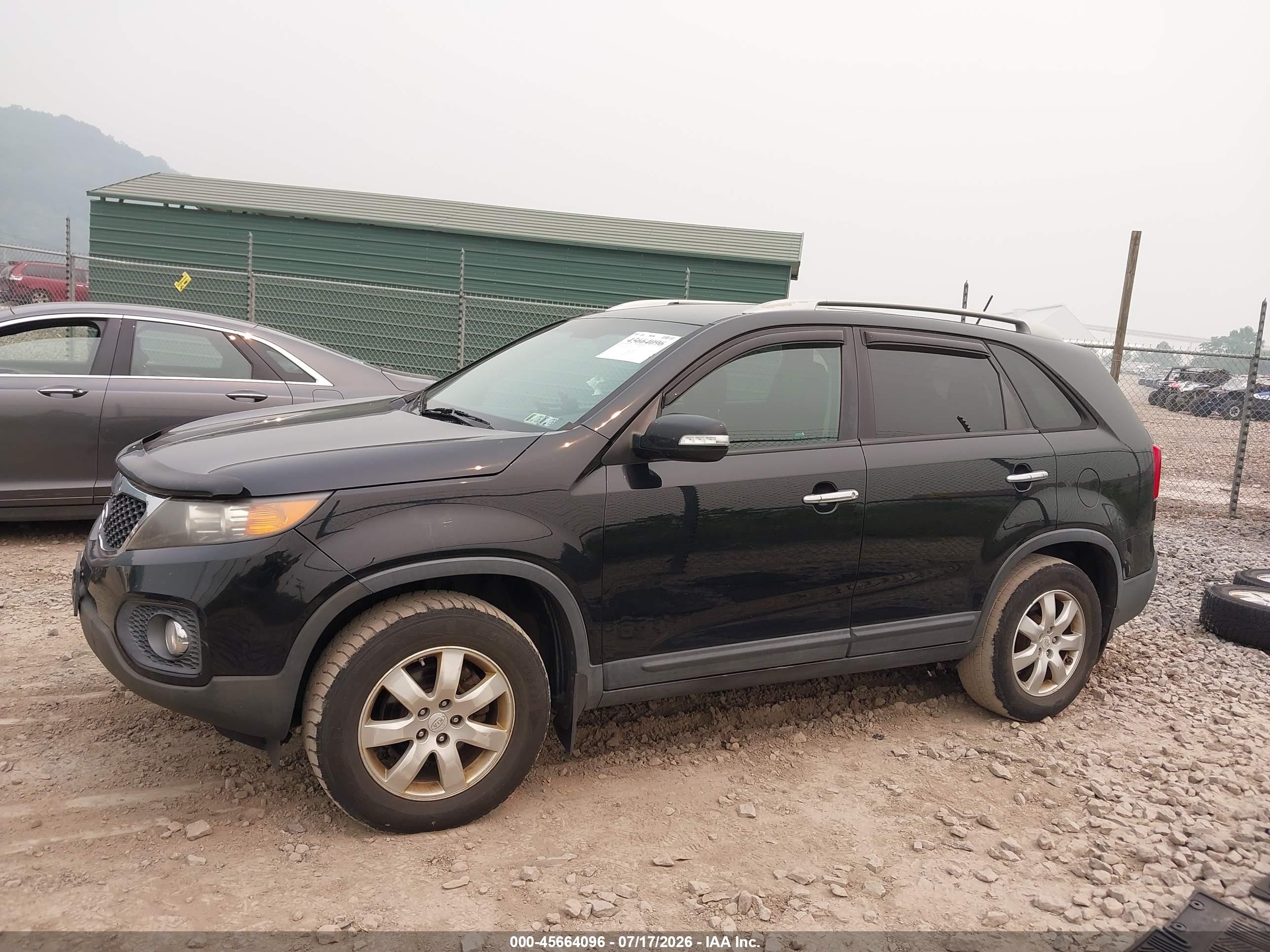 2011 Kia Sorento Lx Black vin: 5XYKT4A13BG071673