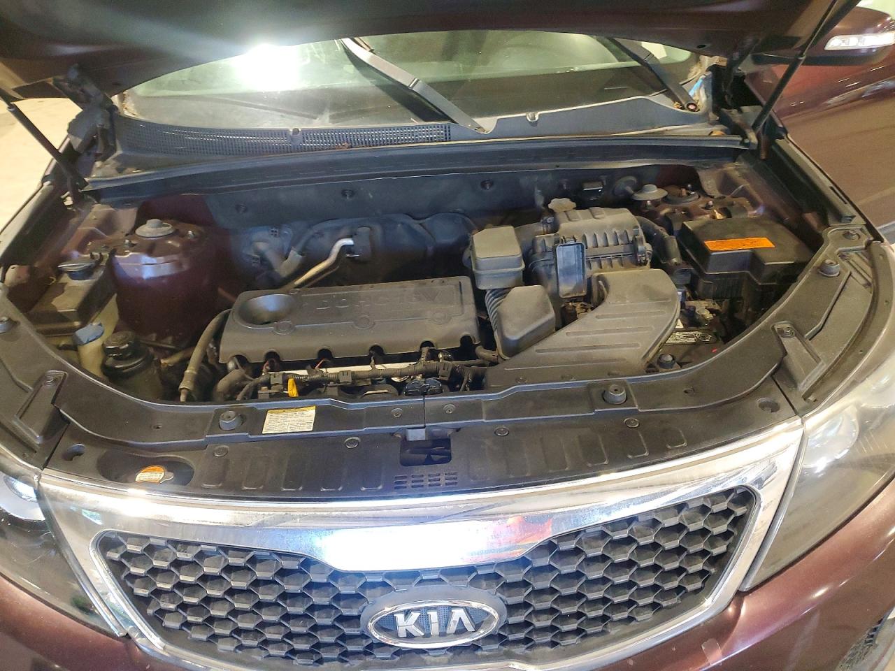 2011 Kia Sorento Lx Burgundy vin: 5XYKT4A13BG117969