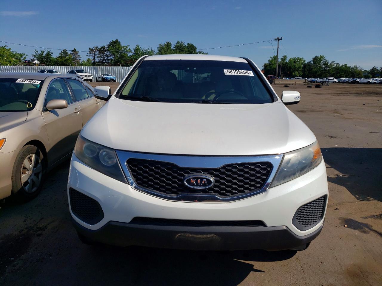 2012 Kia Sorento Lx White vin: 5XYKT4A13CG221234