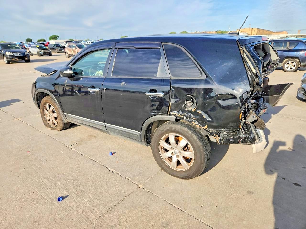 2013 Kia Sorento Lx Black vin: 5XYKT4A13DG393619