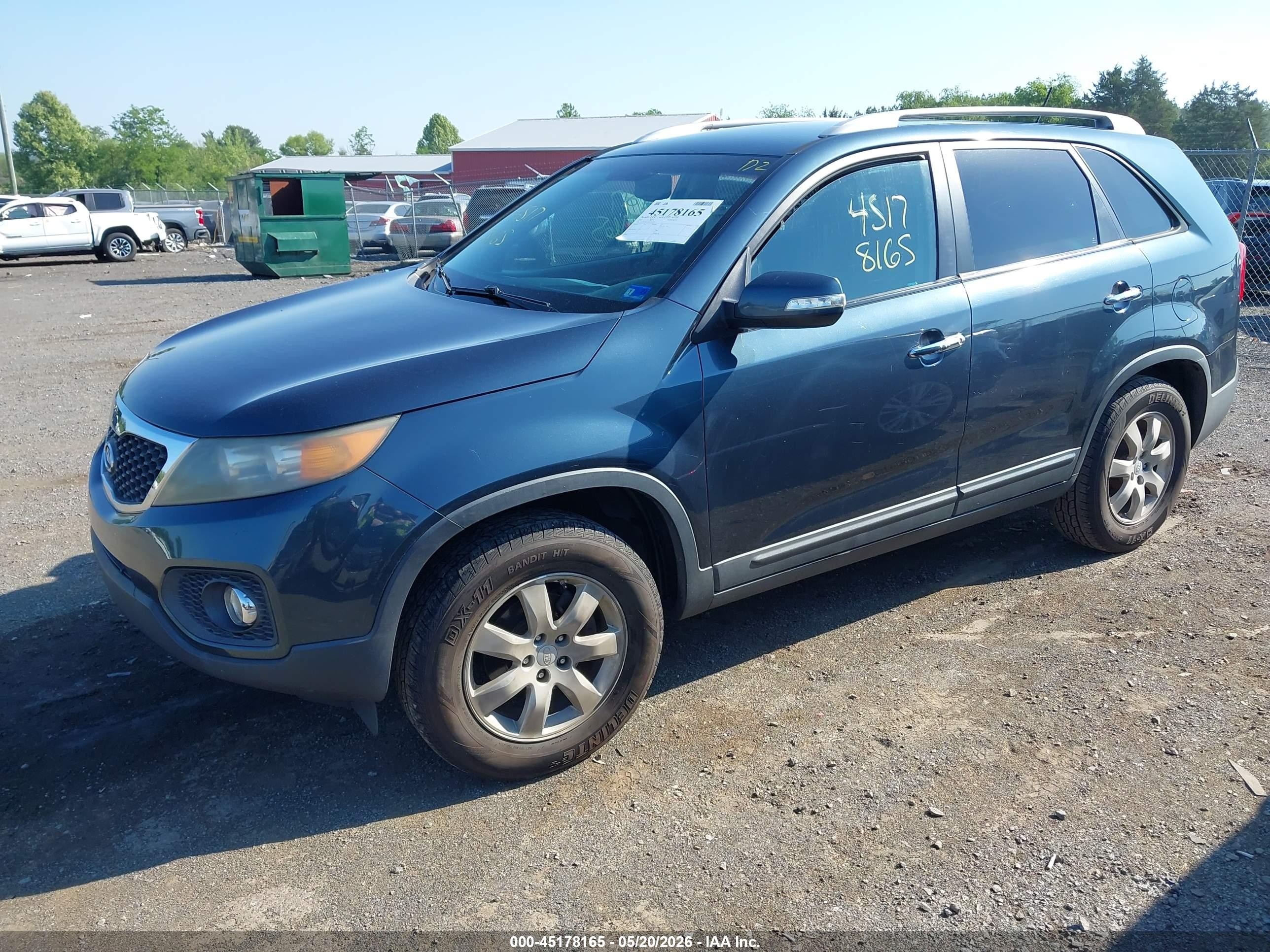 2011 Kia Sorento Lx Синий vin: 5XYKT4A15BG139228