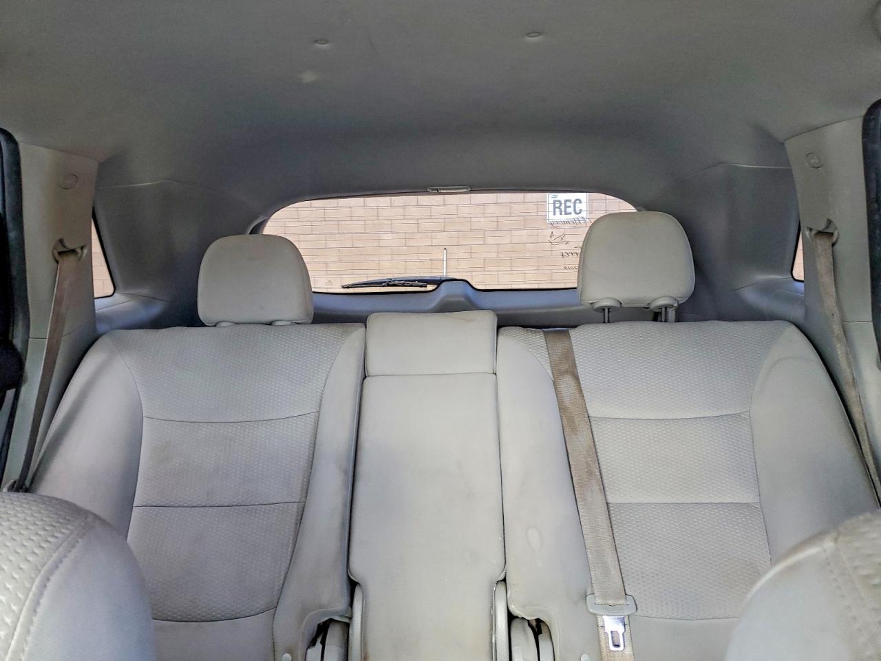 2011 Kia Sorento Lx Silver vin: 5XYKT4A15BG155445