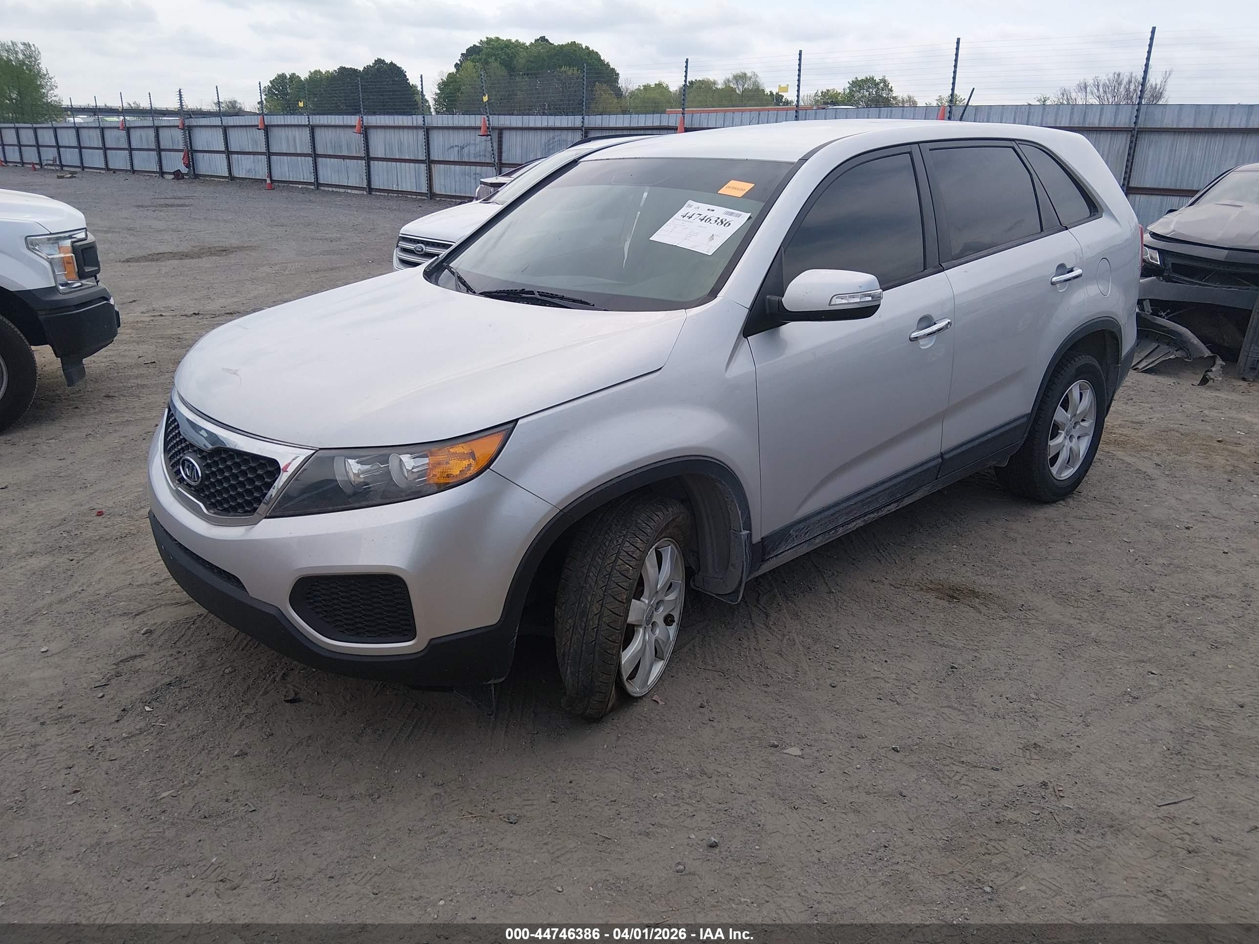 2012 Kia Sorento Lx Silver vin: 5XYKT4A15CG289650