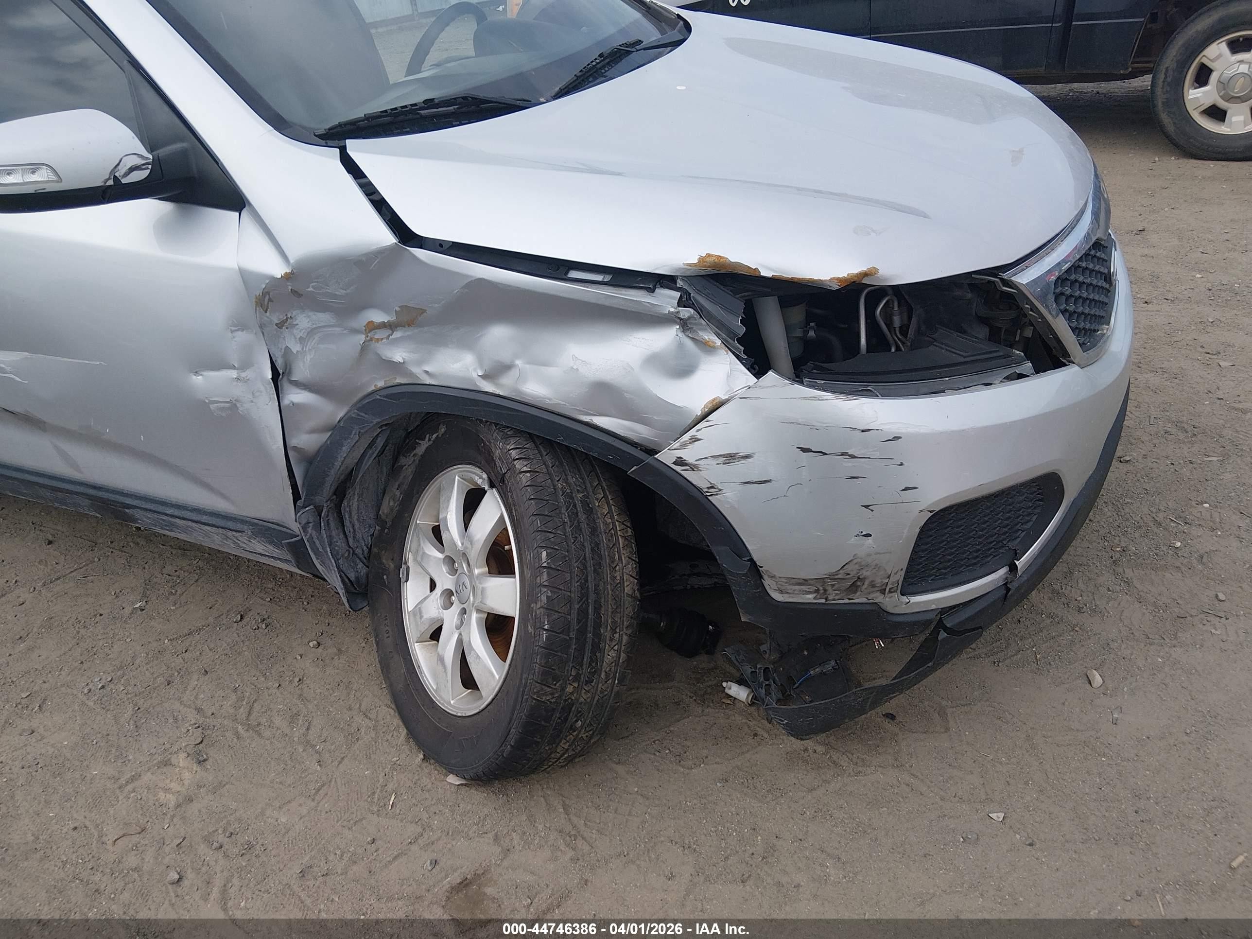 2012 Kia Sorento Lx Silver vin: 5XYKT4A15CG289650