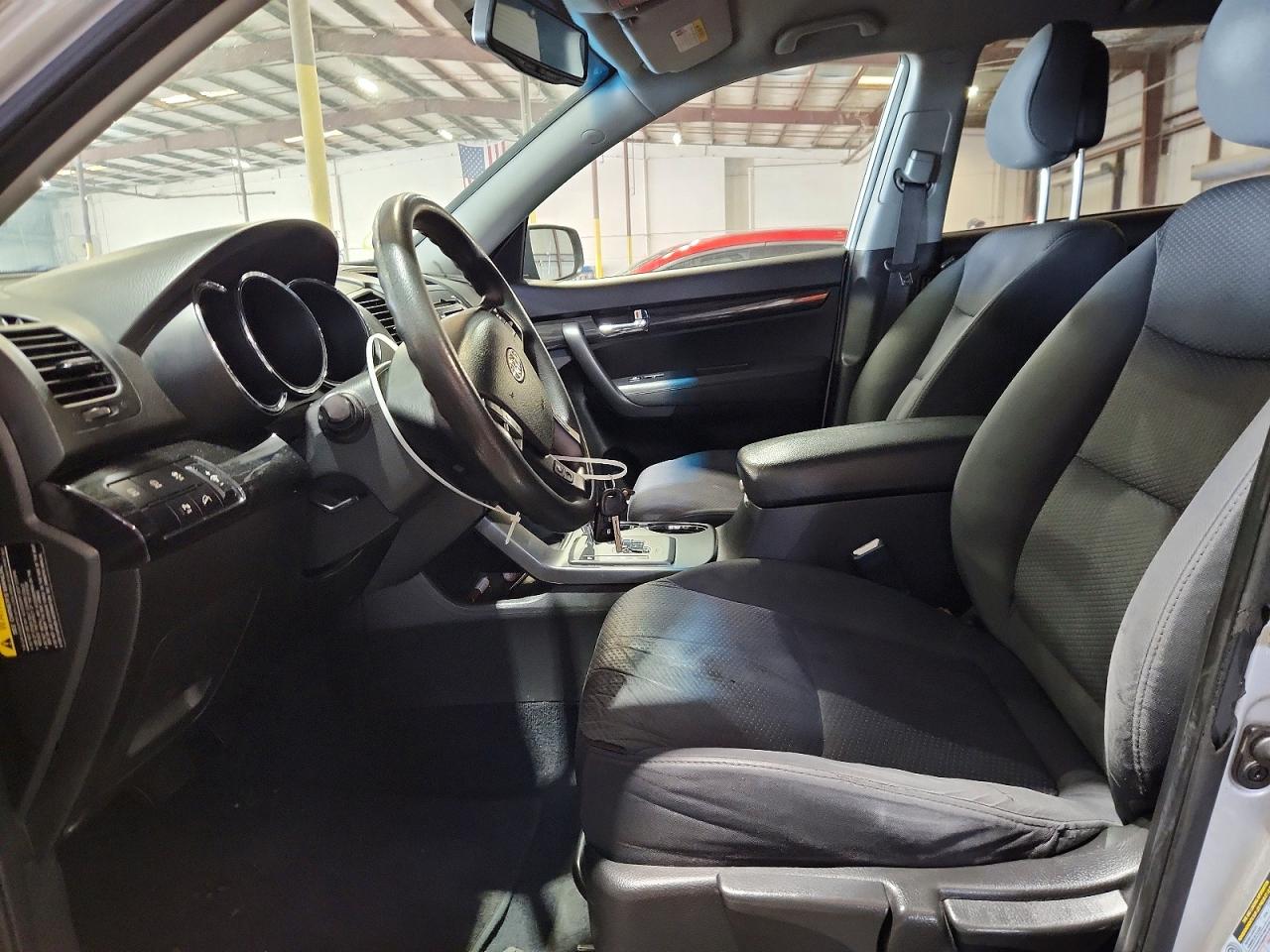 2011 Kia Sorento Lx Silver vin: 5XYKT4A16BG111695