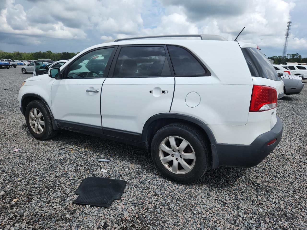 2011 Kia Sorento Lx White vin: 5XYKT4A16BG127380