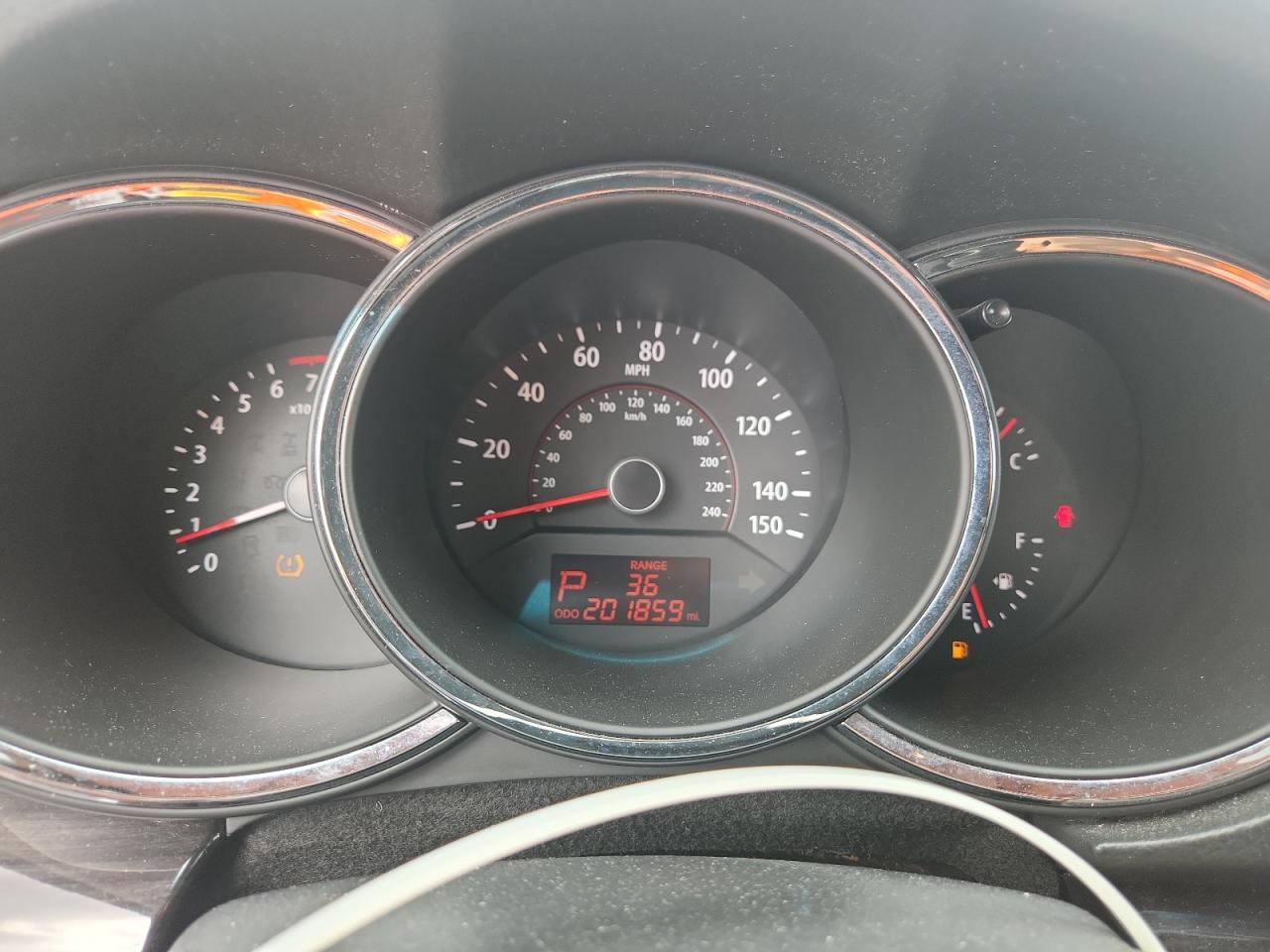 2011 Kia Sorento Lx White vin: 5XYKT4A16BG127380
