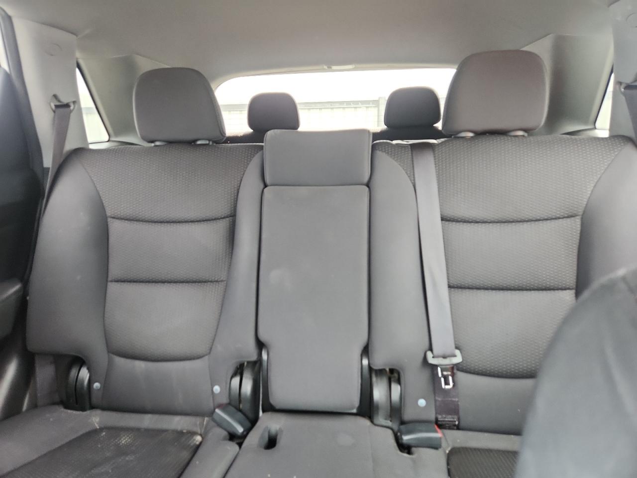 2011 Kia Sorento Lx White vin: 5XYKT4A16BG127380