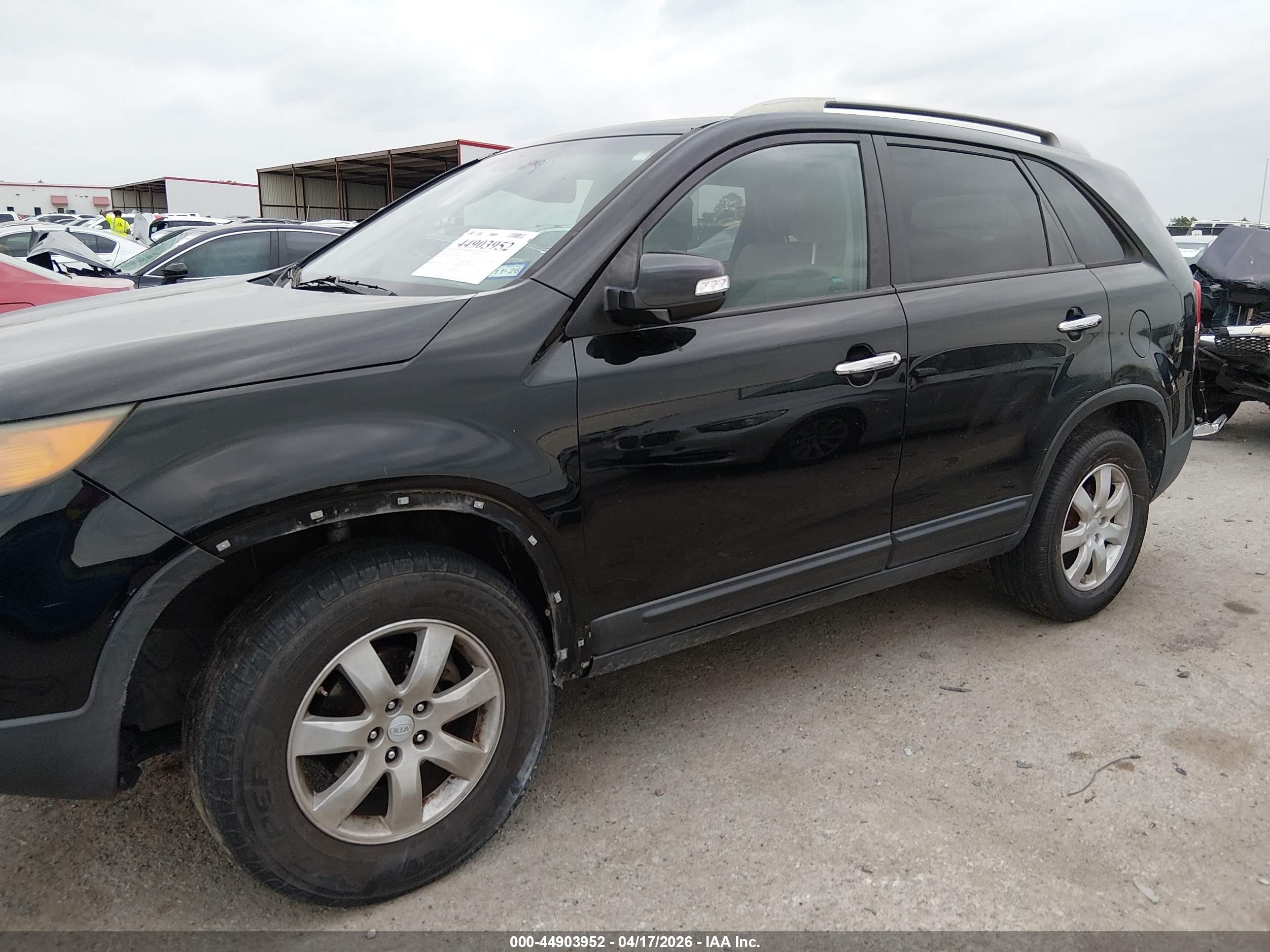2011 Kia Sorento Lx Black vin: 5XYKT4A17BG139487