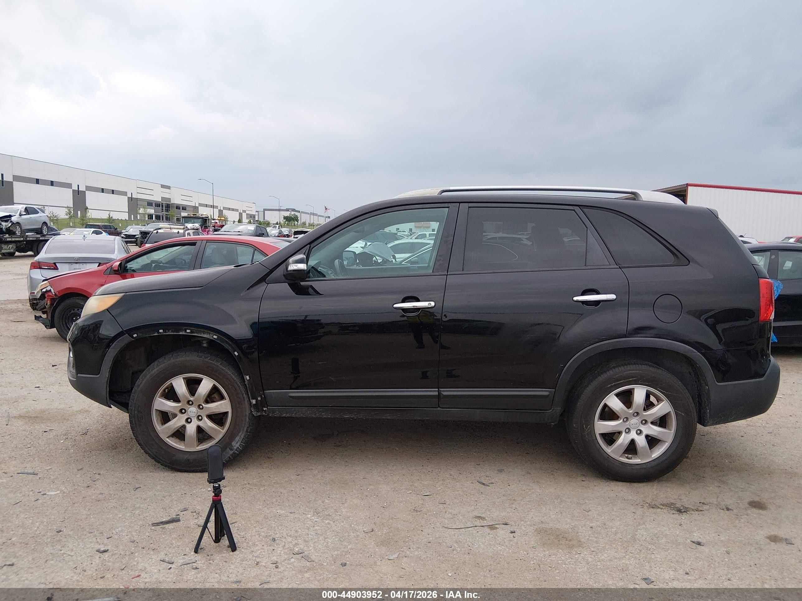 2011 Kia Sorento Lx Black vin: 5XYKT4A17BG139487