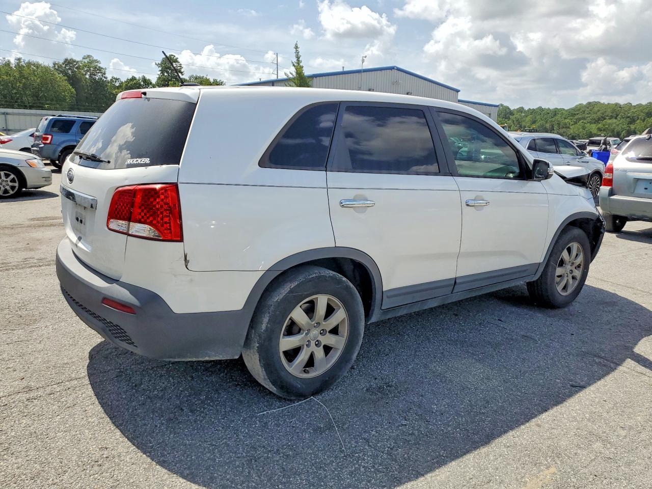 2013 Kia Sorento Lx White vin: 5XYKT4A17DG331351