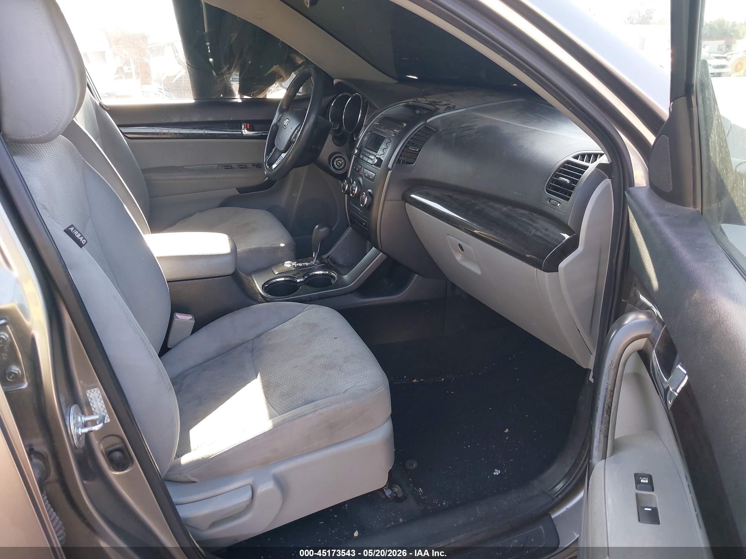 2011 Kia Sorento Lx Gray vin: 5XYKT4A18BG098657