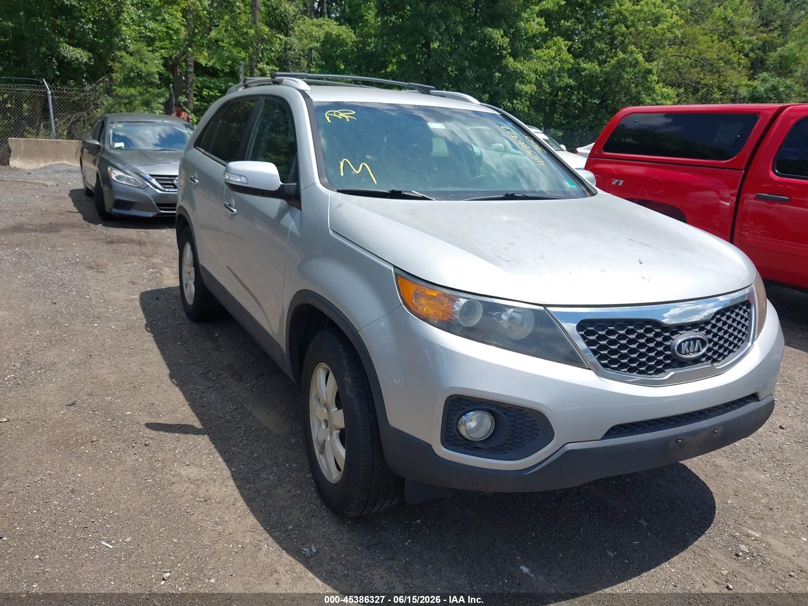 2011 Kia Sorento Lx Silver vin: 5XYKT4A19BG183460