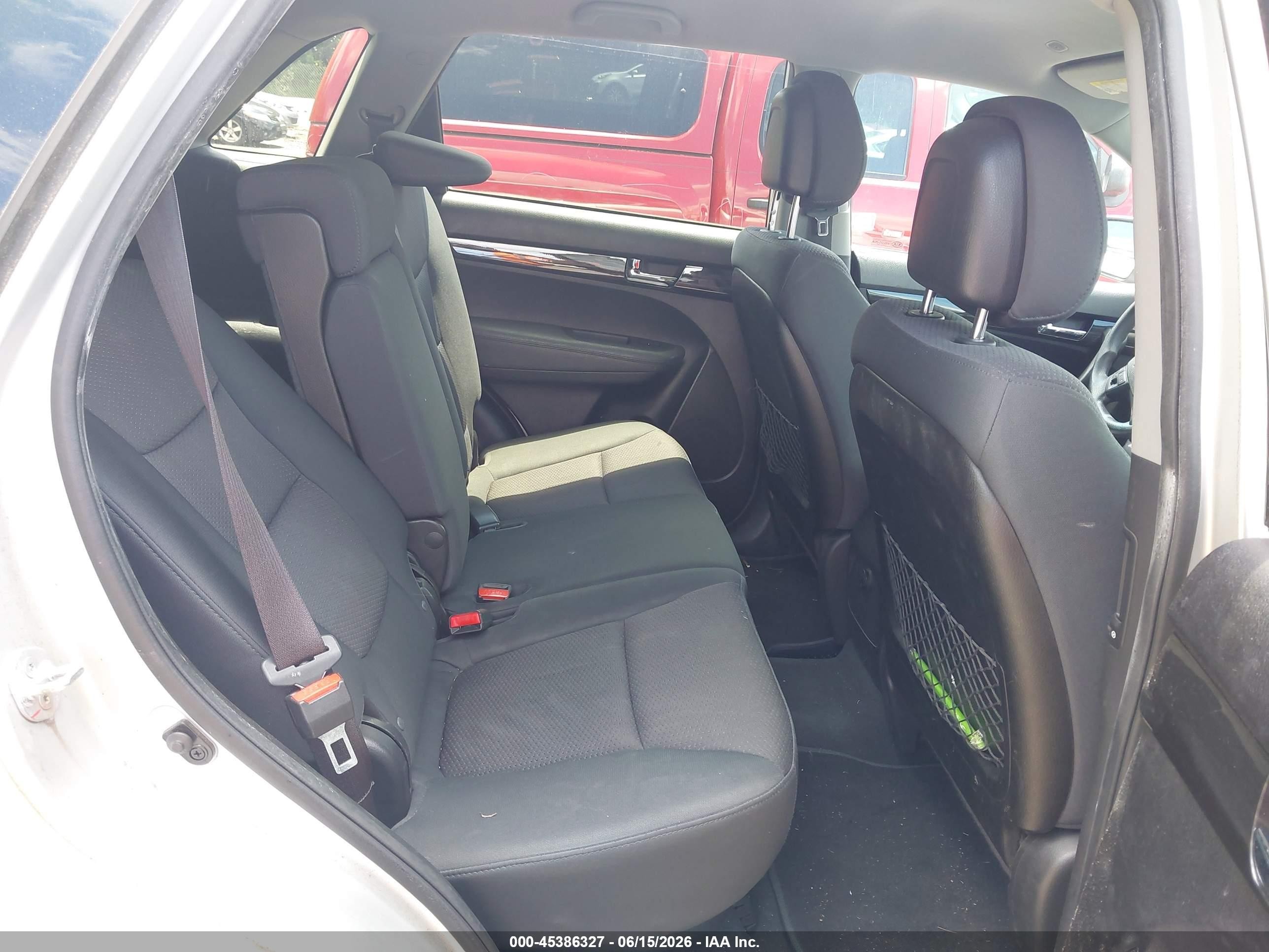 2011 Kia Sorento Lx Silver vin: 5XYKT4A19BG183460