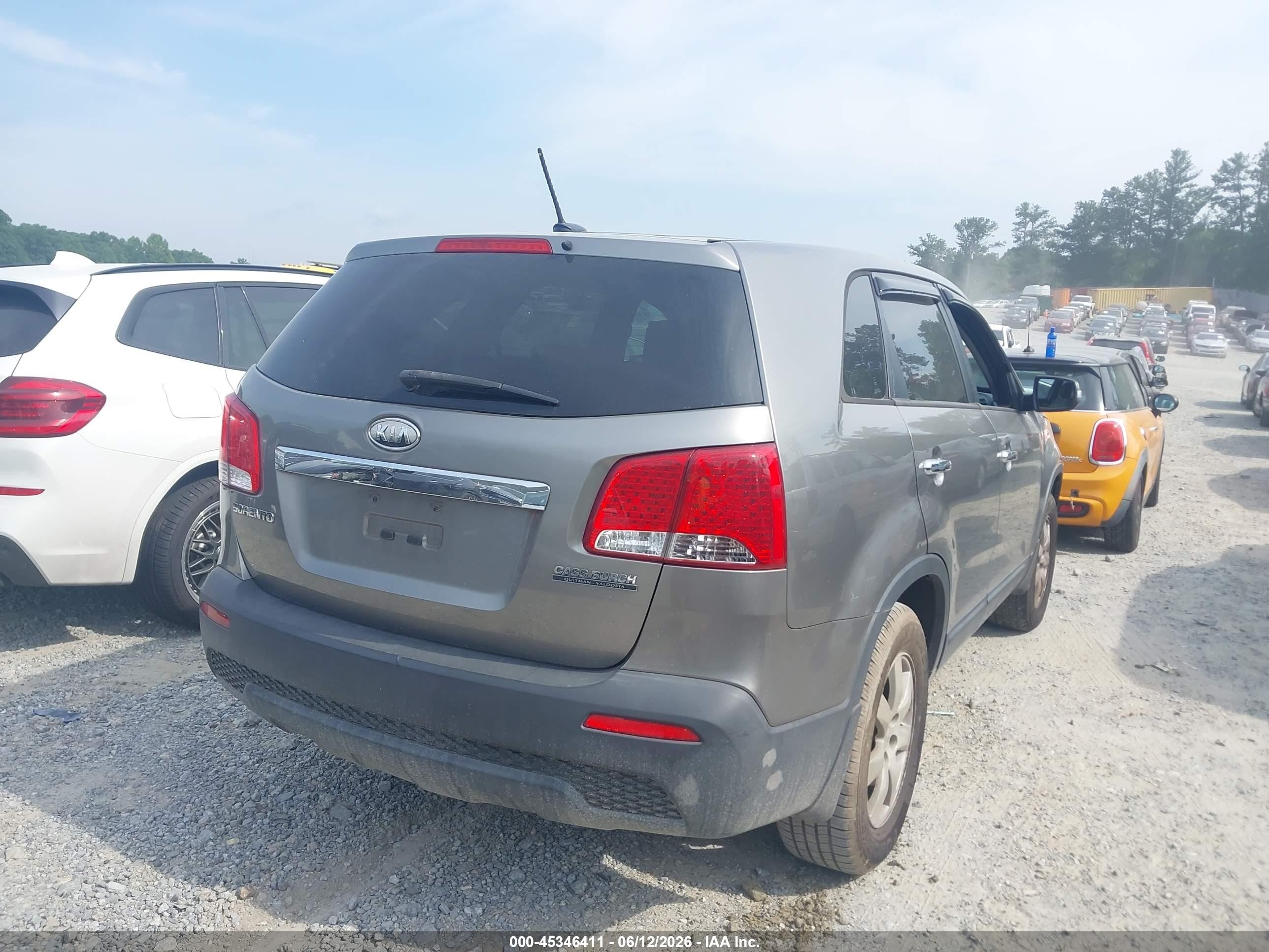 2012 Kia Sorento Lx Серый vin: 5XYKT4A1XCG243571