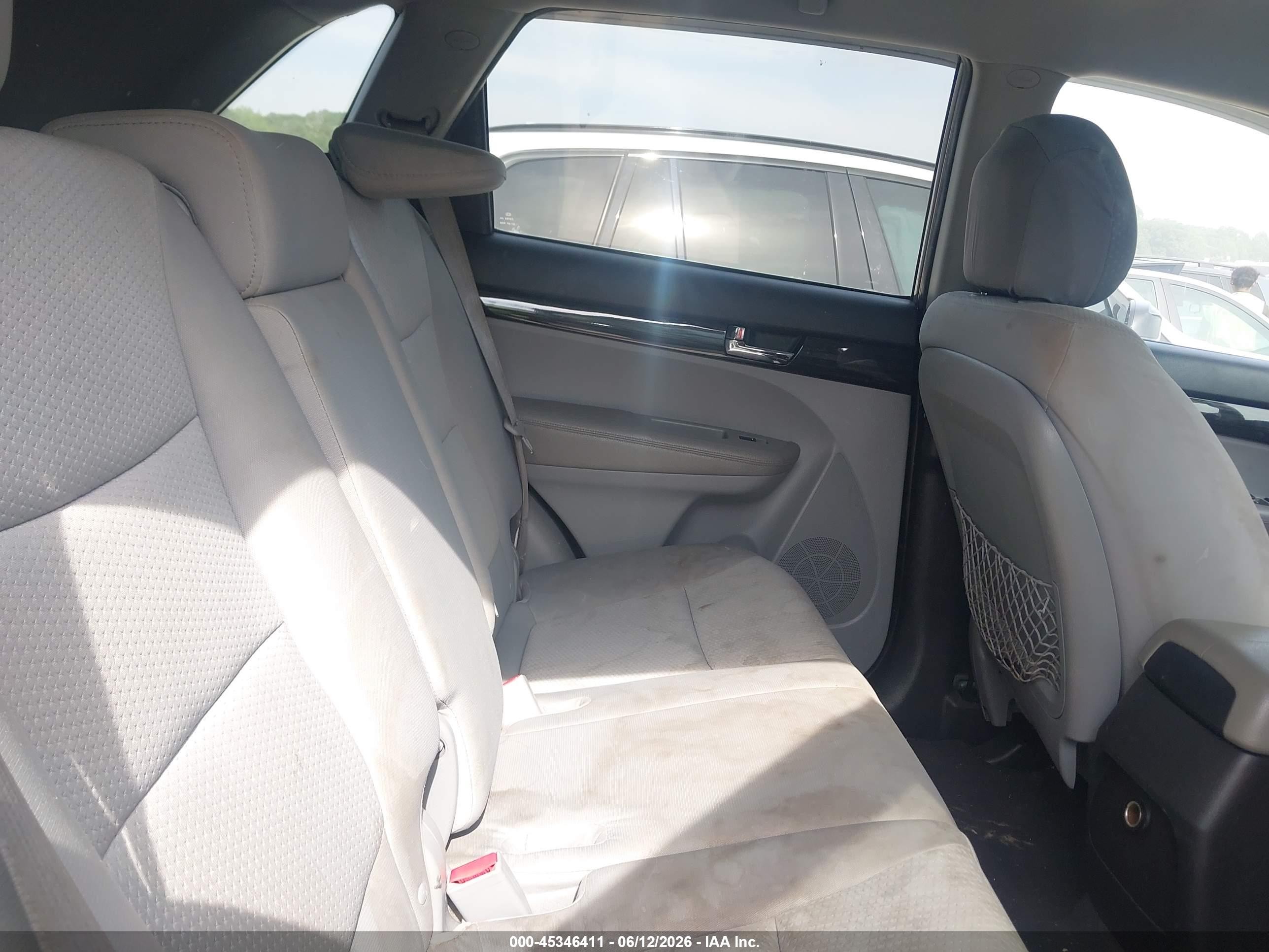 2012 Kia Sorento Lx Серый vin: 5XYKT4A1XCG243571