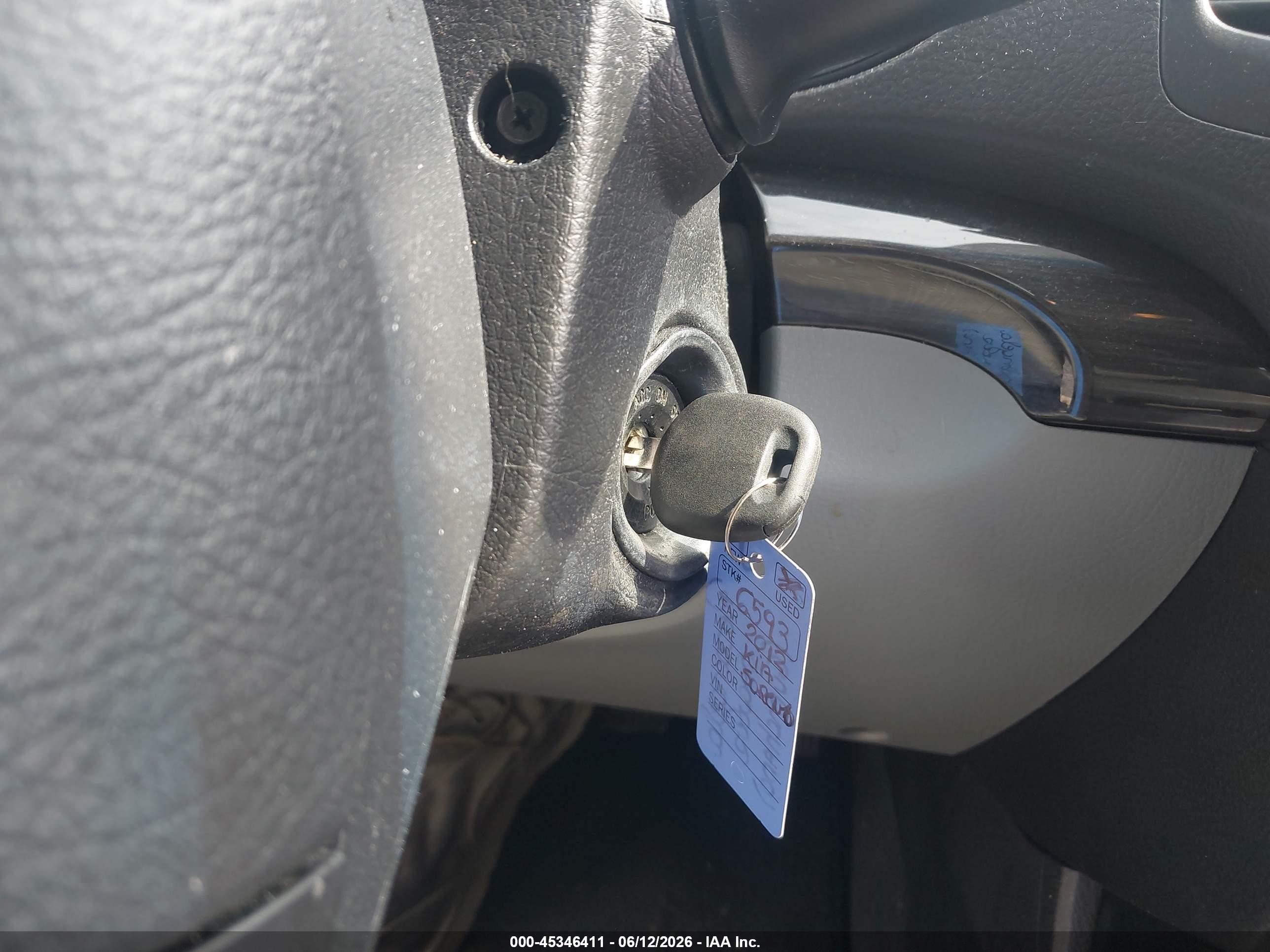 2012 Kia Sorento Lx Серый vin: 5XYKT4A1XCG243571
