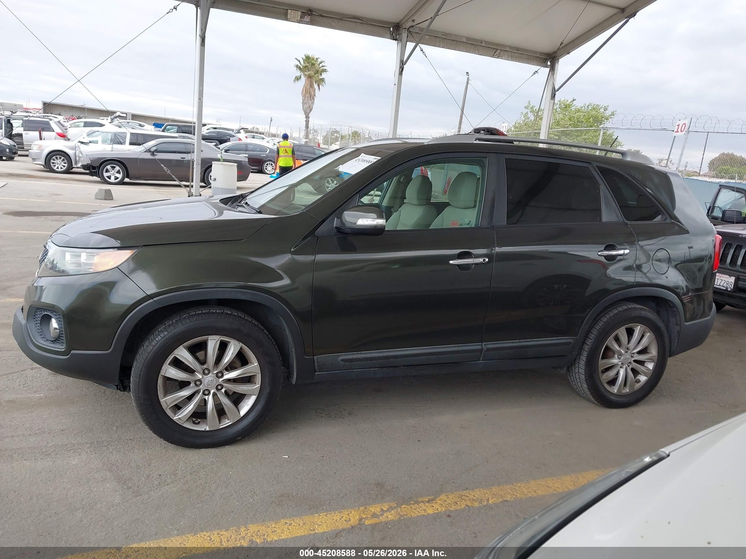 2011 Kia Sorento Lx V6 Green vin: 5XYKT4A20BG142790