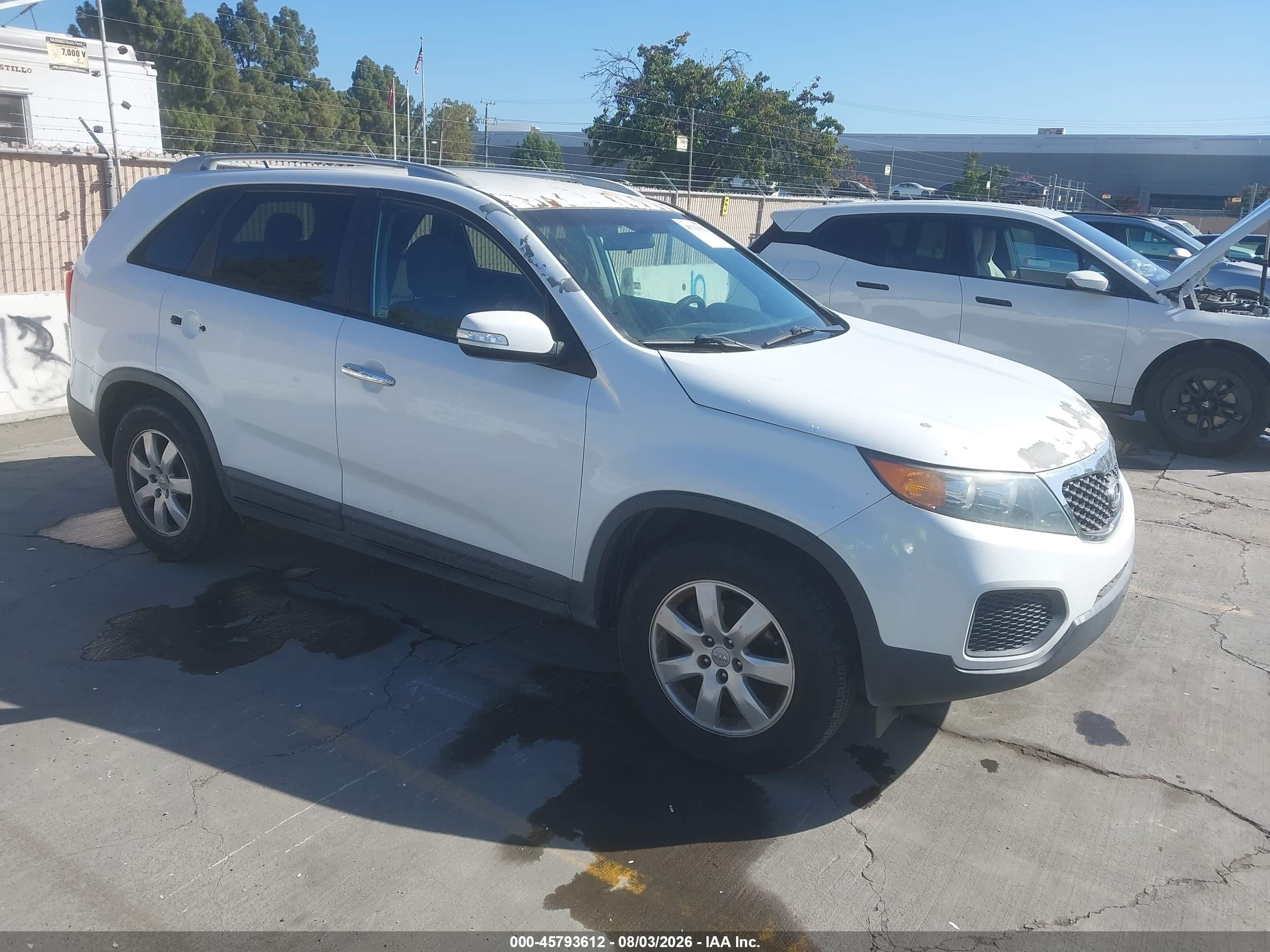 2013 Kia Sorento Lx V6 White vin: 5XYKT4A20DG349280