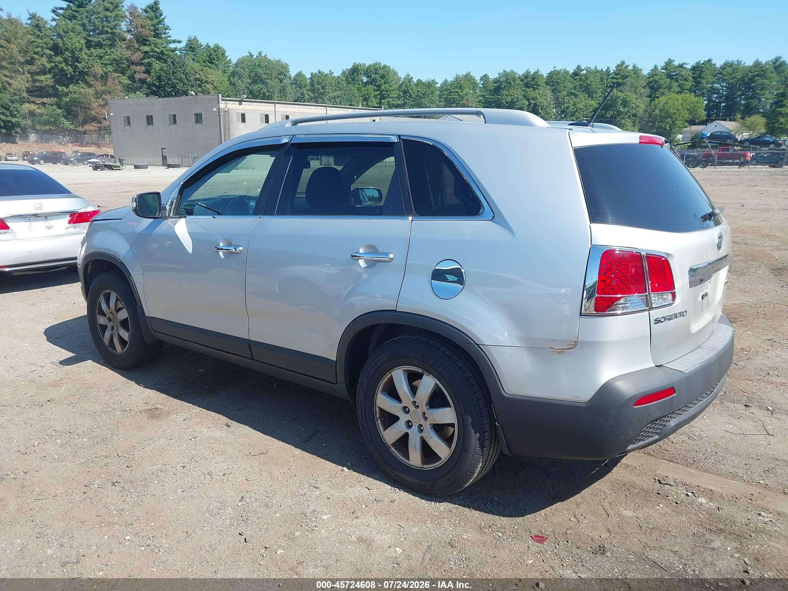 2013 Kia Sorento Lx V6 White vin: 5XYKT4A21DG322833