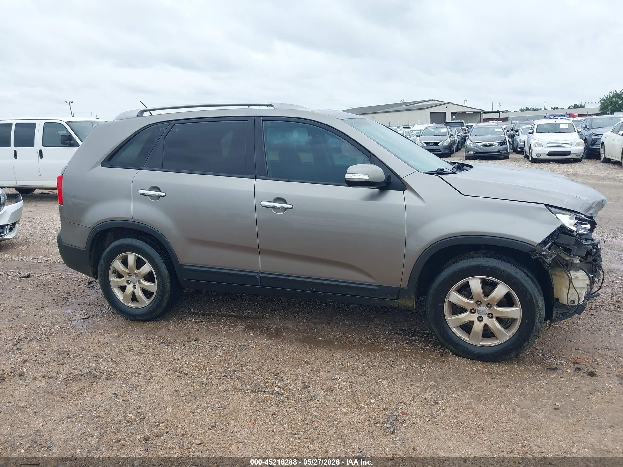 2013 Kia Sorento Lx V6 Champagne vin: 5XYKT4A21DG338787