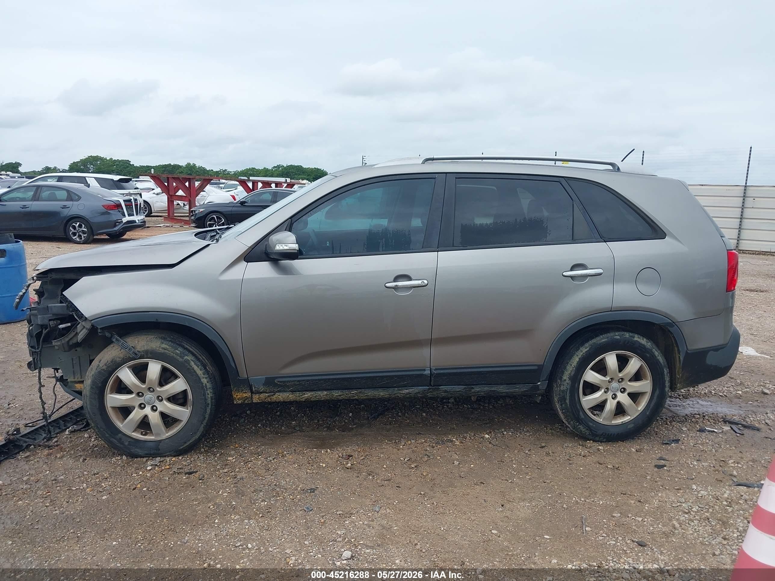 2013 Kia Sorento Lx V6 Champagne vin: 5XYKT4A21DG338787