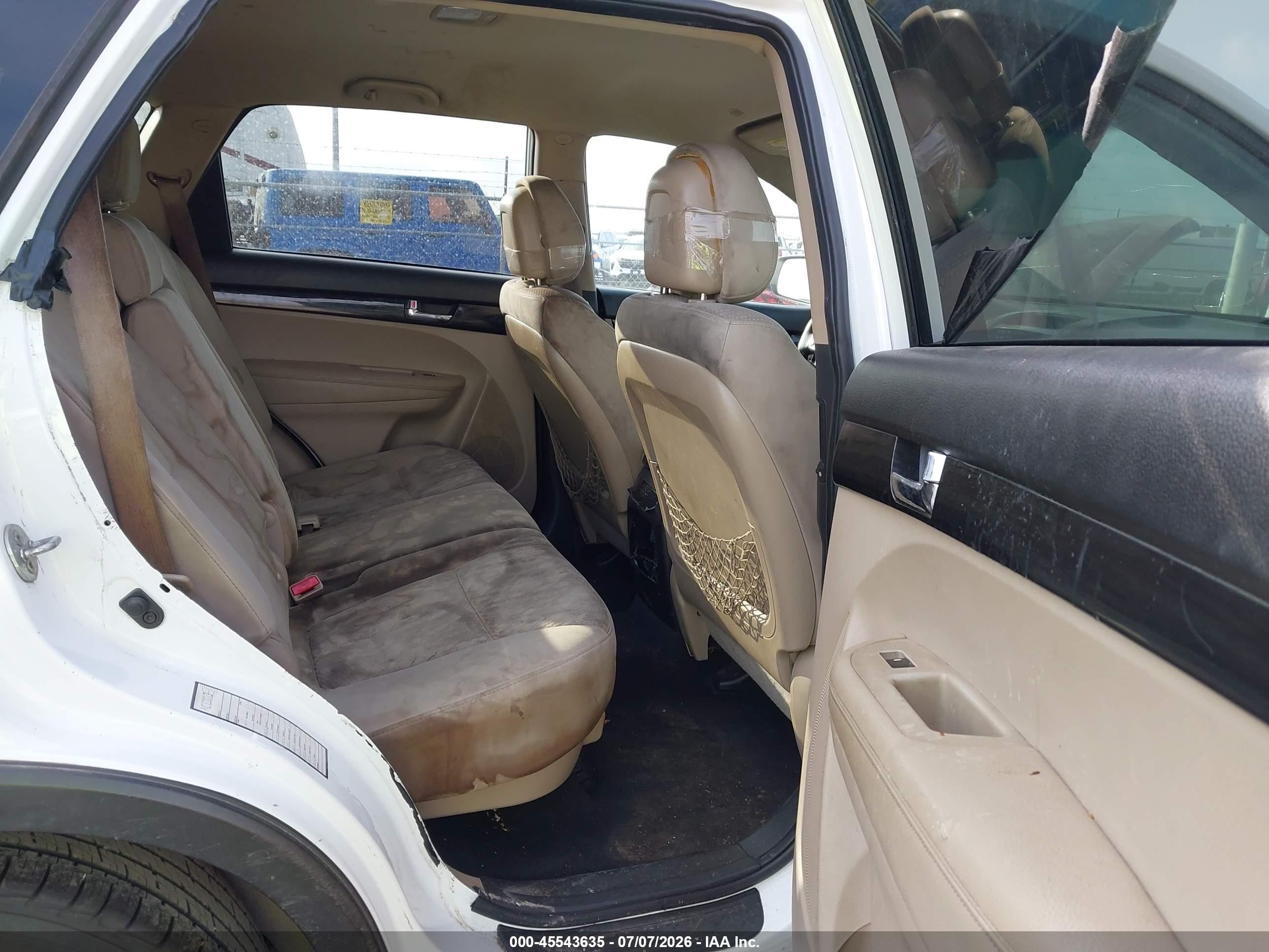 2012 Kia Sorento Lx V6 White vin: 5XYKT4A22CG242763