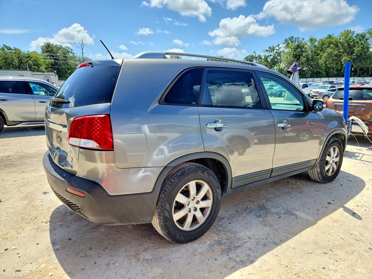2013 Kia Sorento Lx Gray vin: 5XYKT4A22DG402772