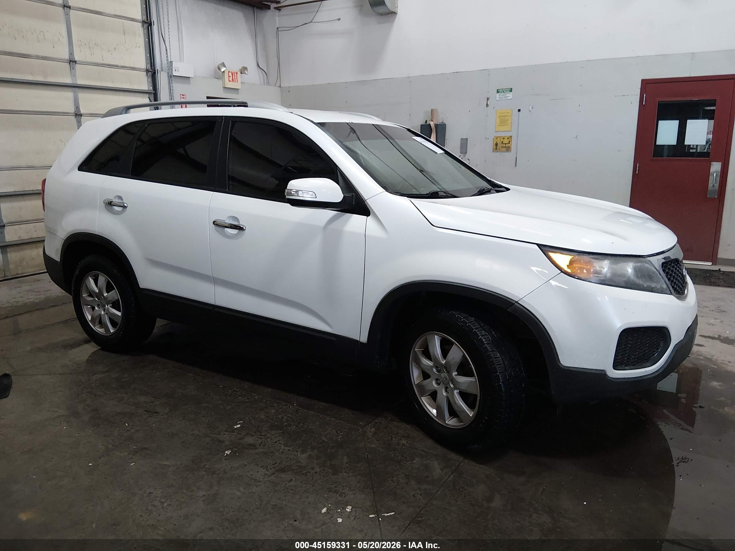 2012 Kia Sorento Lx V6 White vin: 5XYKT4A23CG242772