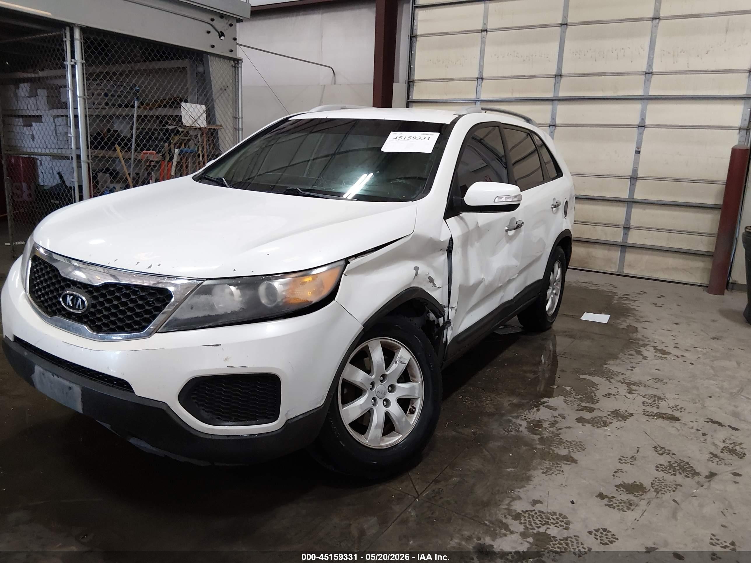 2012 Kia Sorento Lx V6 White vin: 5XYKT4A23CG242772