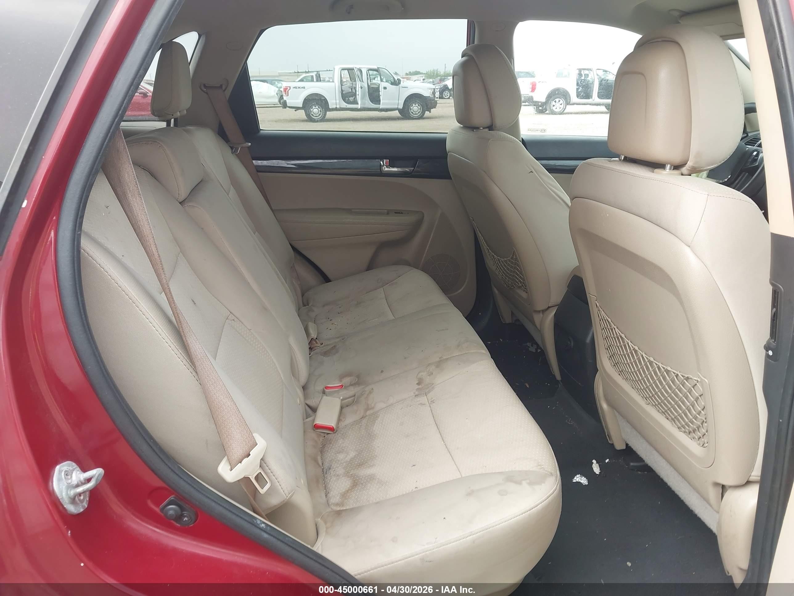 2013 Kia Sorento Lx V6 Red vin: 5XYKT4A23DG372326