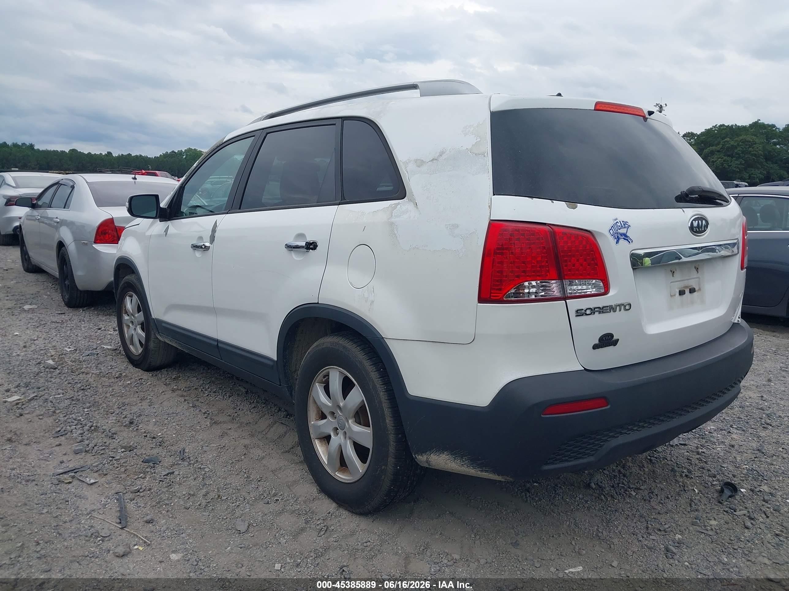 2013 Kia Sorento Lx V6 White vin: 5XYKT4A23DG402070