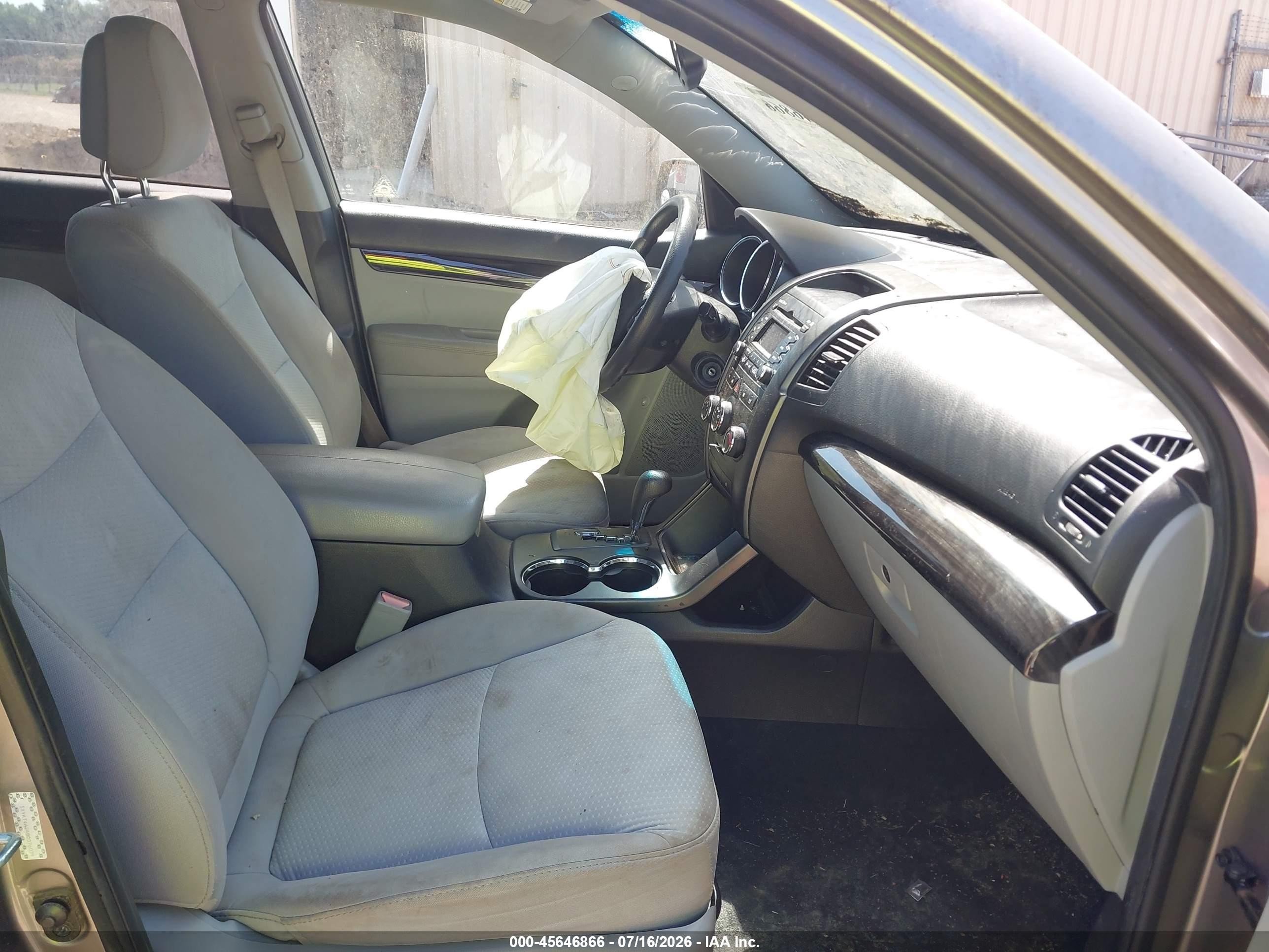 2011 Kia Sorento Lx V6 Tan vin: 5XYKT4A24BG076079