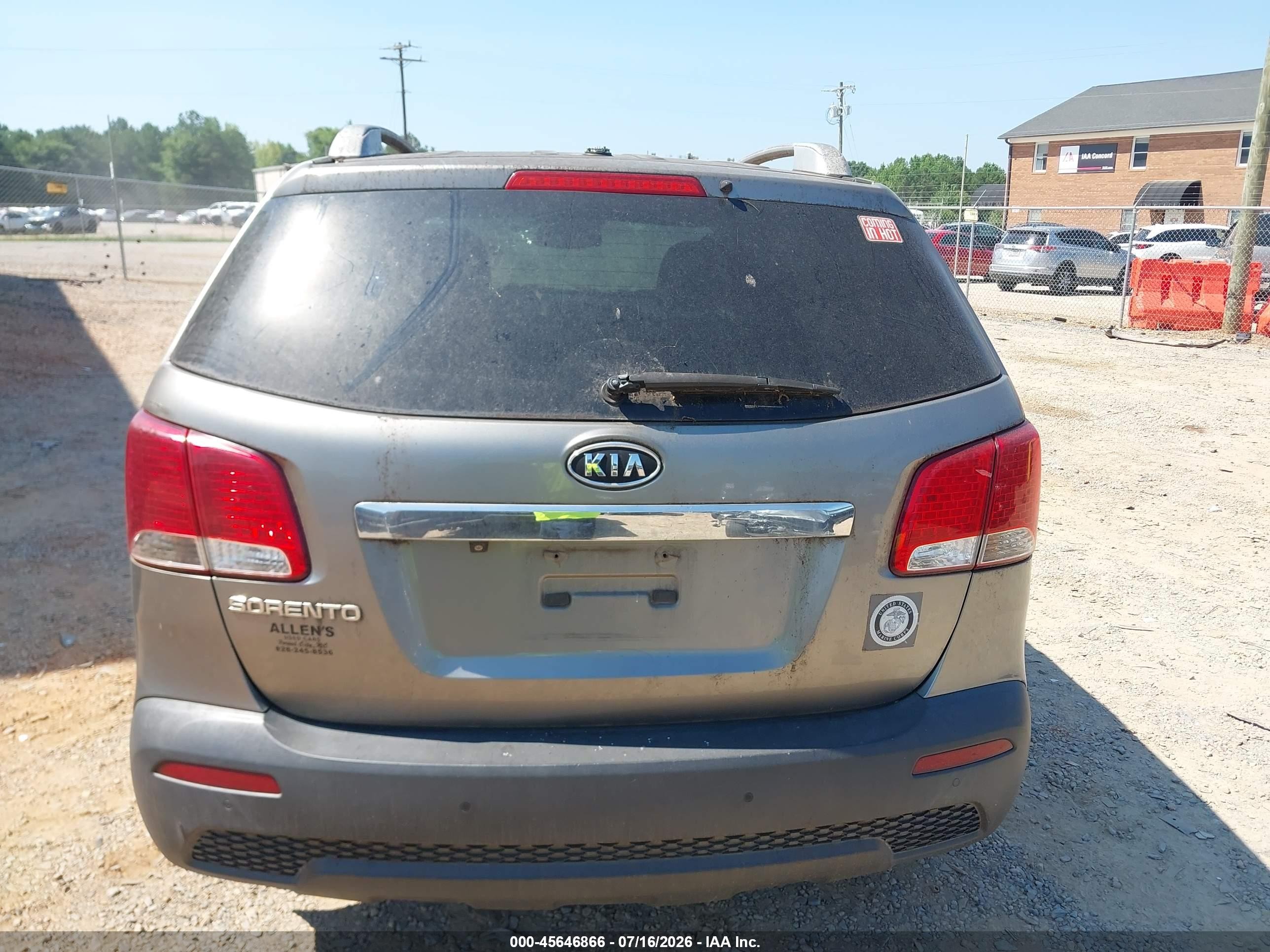 2011 Kia Sorento Lx V6 Tan vin: 5XYKT4A24BG076079
