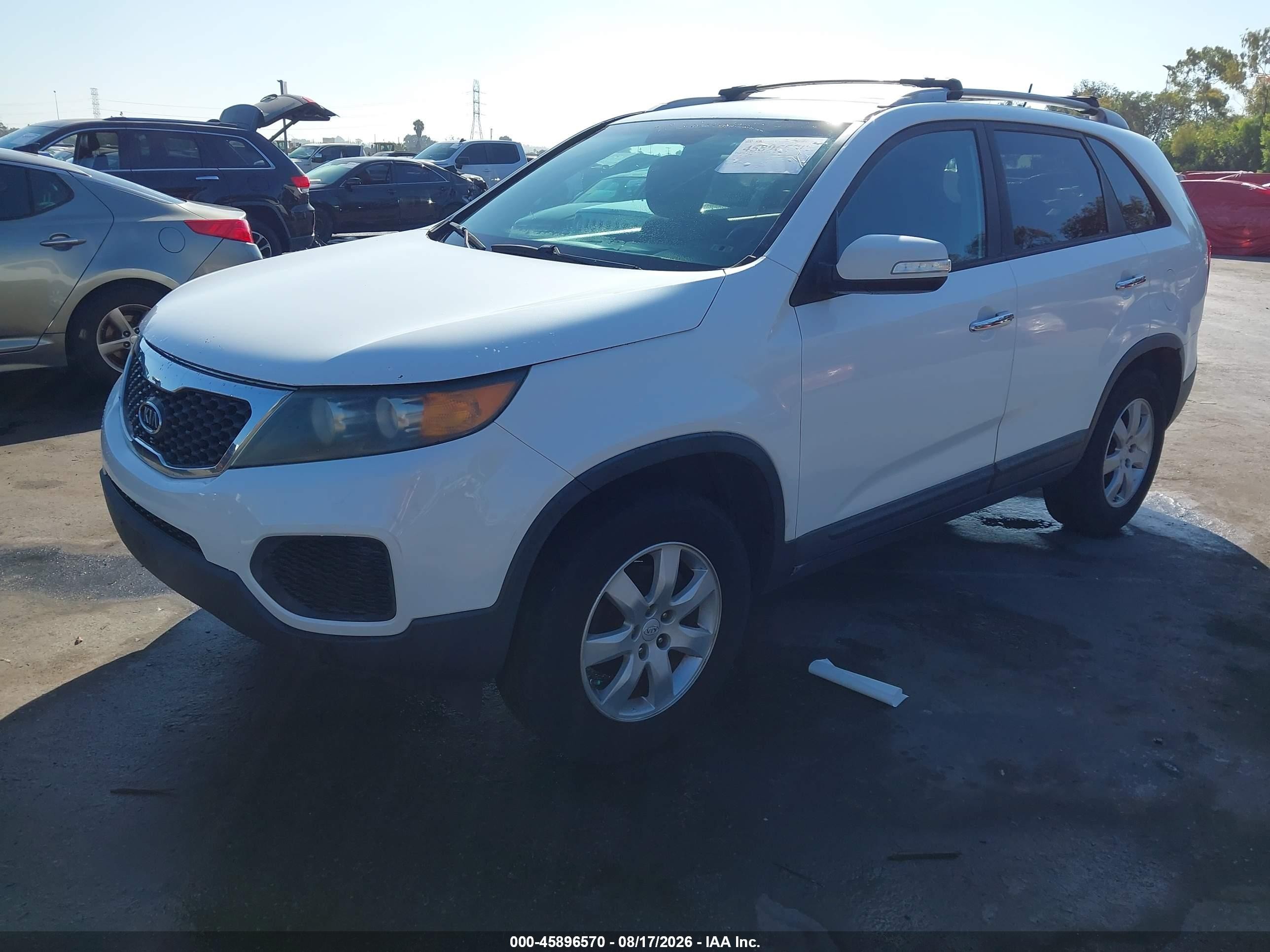 2011 Kia Sorento Lx V6 White vin: 5XYKT4A25BG164154