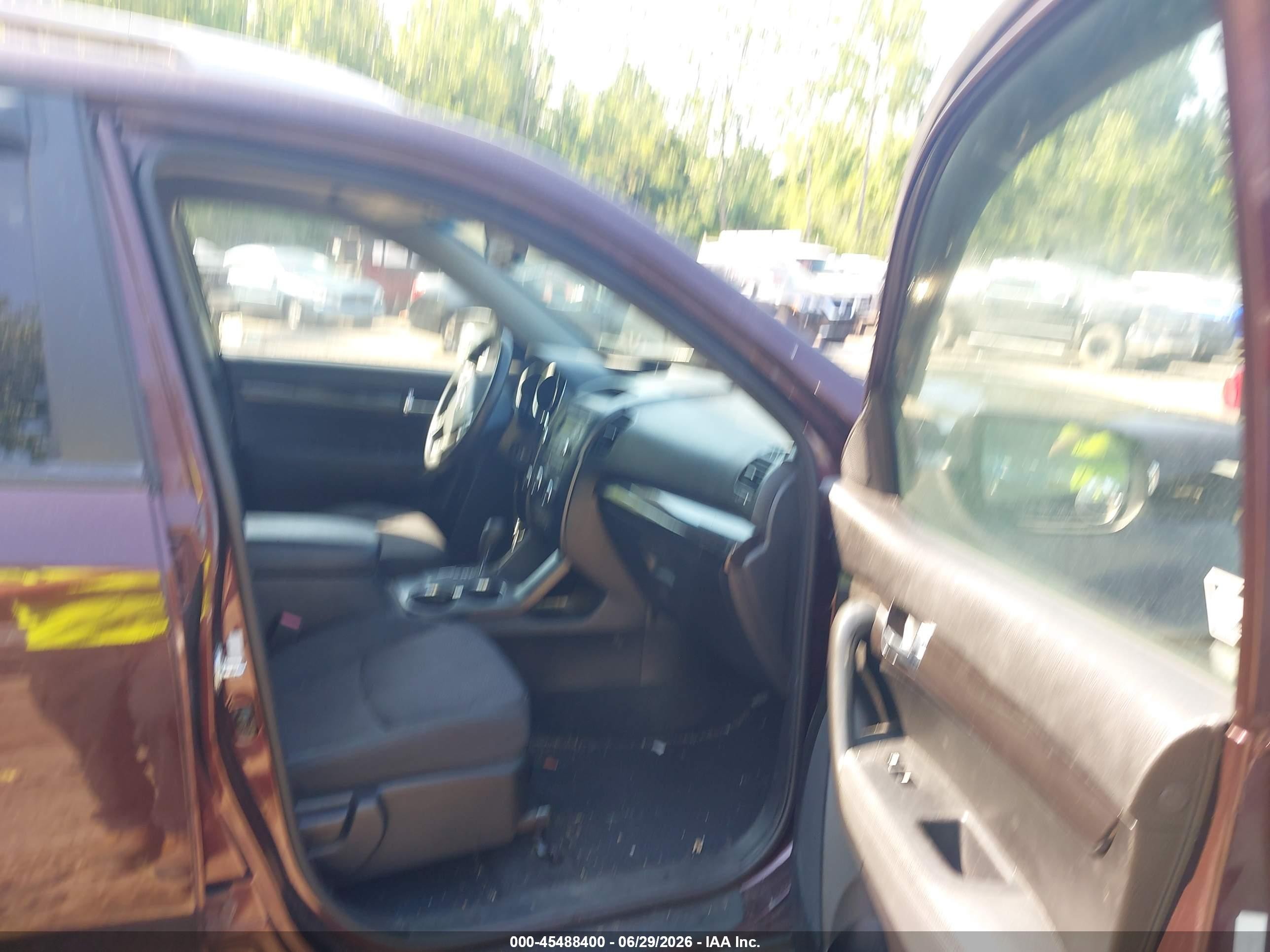 2011 Kia Sorento Lx V6 Maroon vin: 5XYKT4A25BG181598