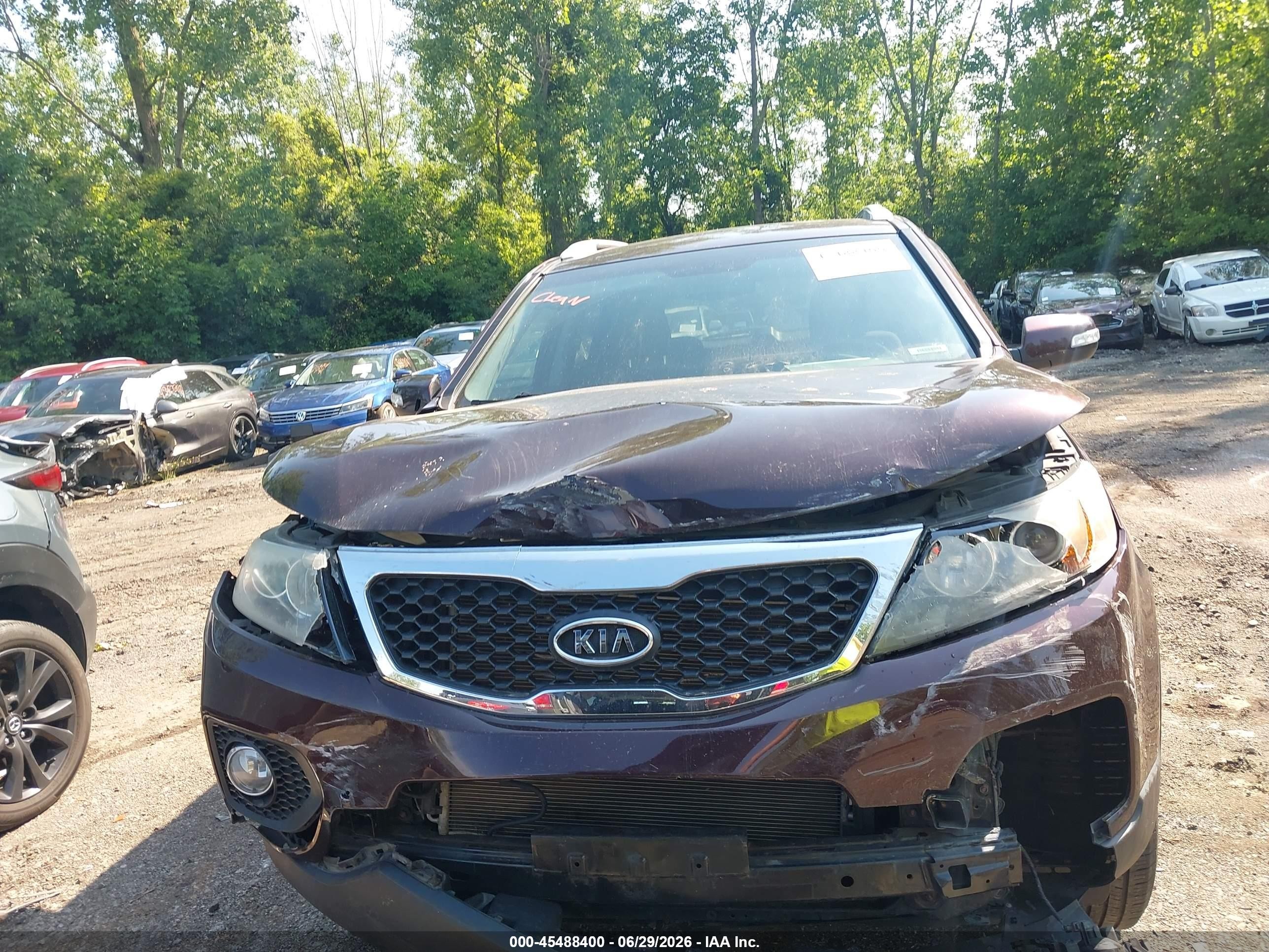 2011 Kia Sorento Lx V6 Maroon vin: 5XYKT4A25BG181598