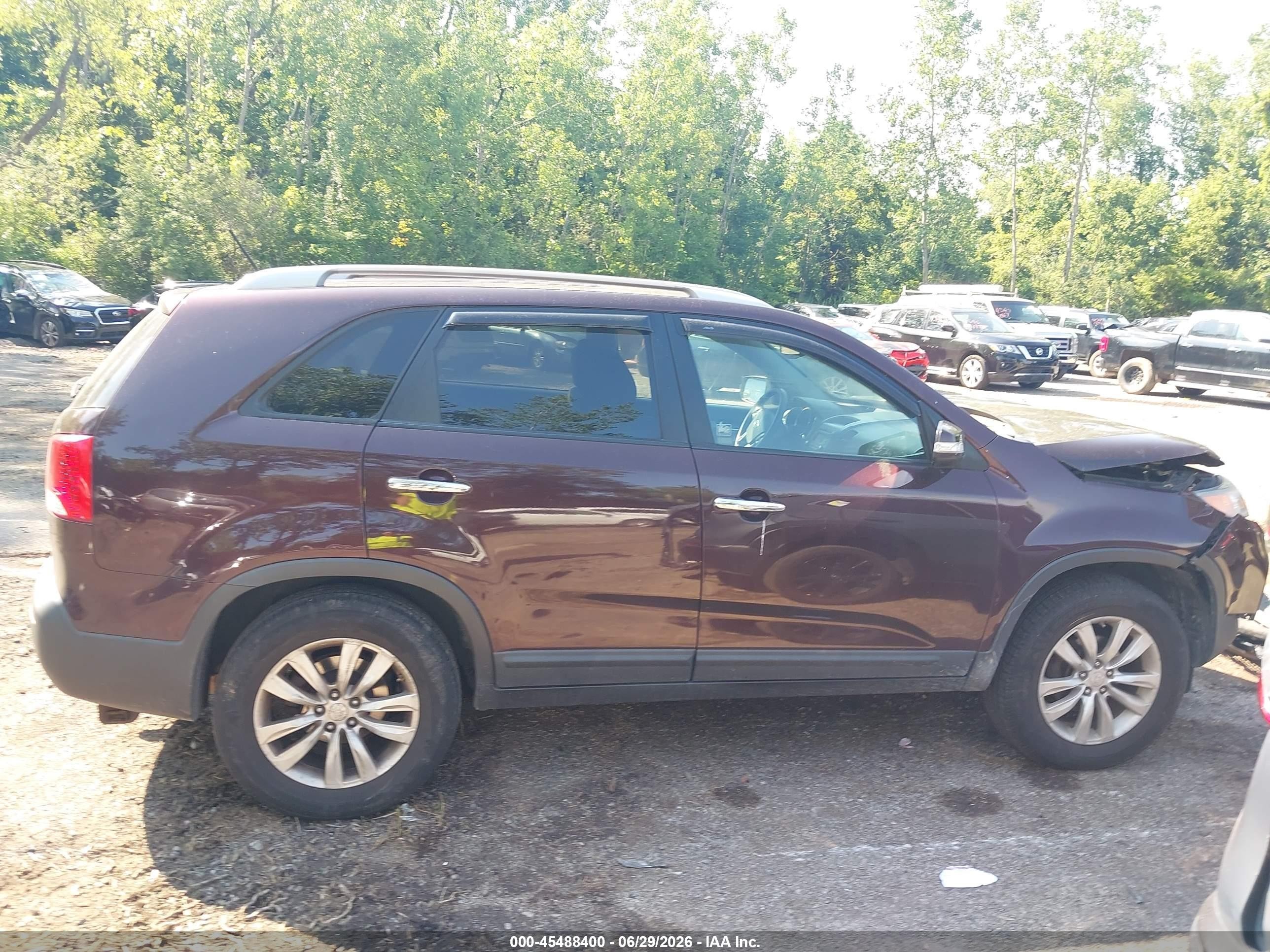 2011 Kia Sorento Lx V6 Maroon vin: 5XYKT4A25BG181598