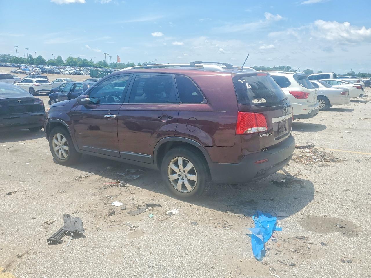 2013 Kia Sorento Lx Burgundy vin: 5XYKT4A25DG325329