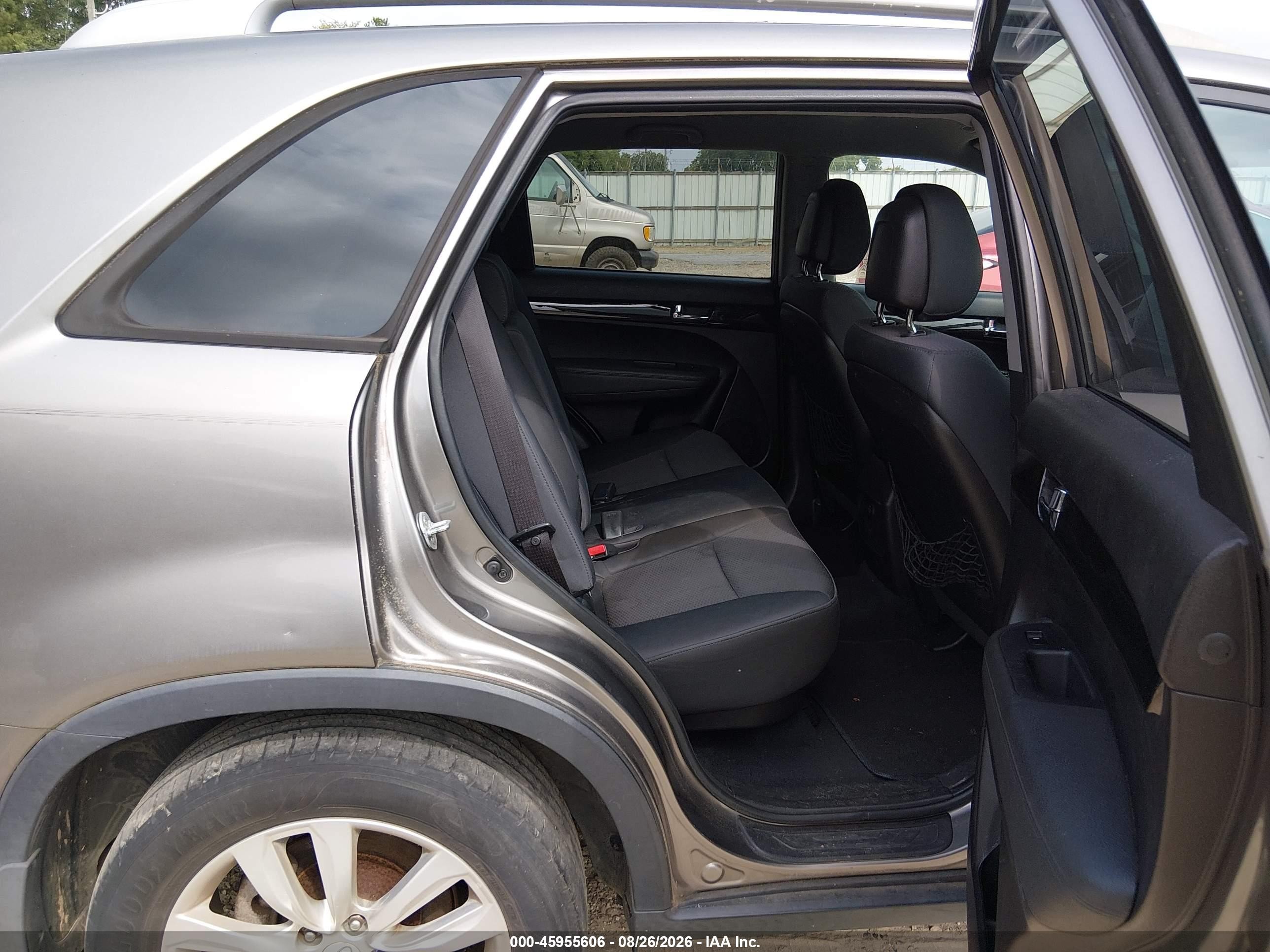 2011 Kia Sorento Lx V6 Gray vin: 5XYKT4A26BG091621