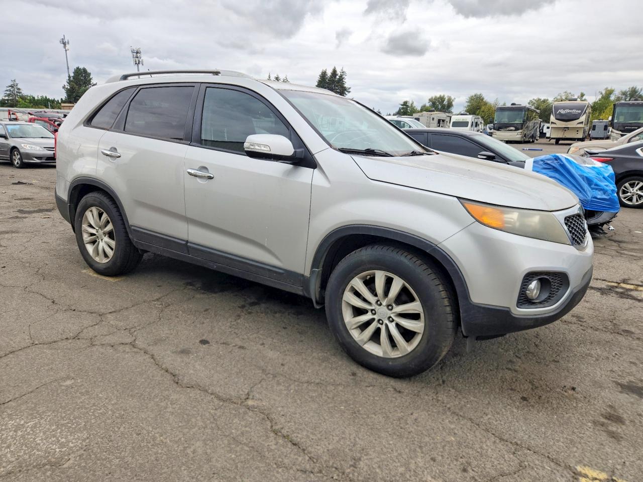 2011 Kia Sorento Lx Серебряный vin: 5XYKT4A26BG151123
