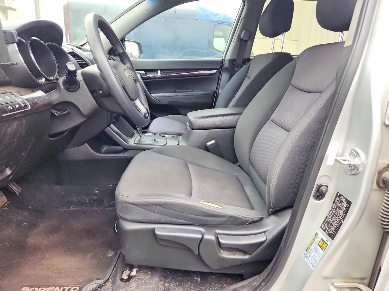 2011 Kia Sorento Lx Серебряный vin: 5XYKT4A26BG151123