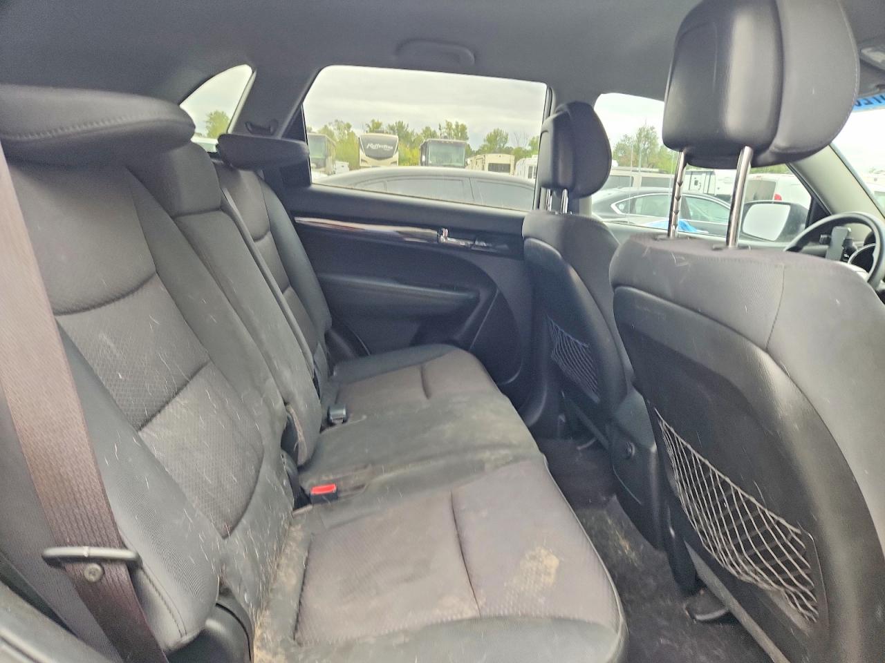 2011 Kia Sorento Lx Серебряный vin: 5XYKT4A26BG151123