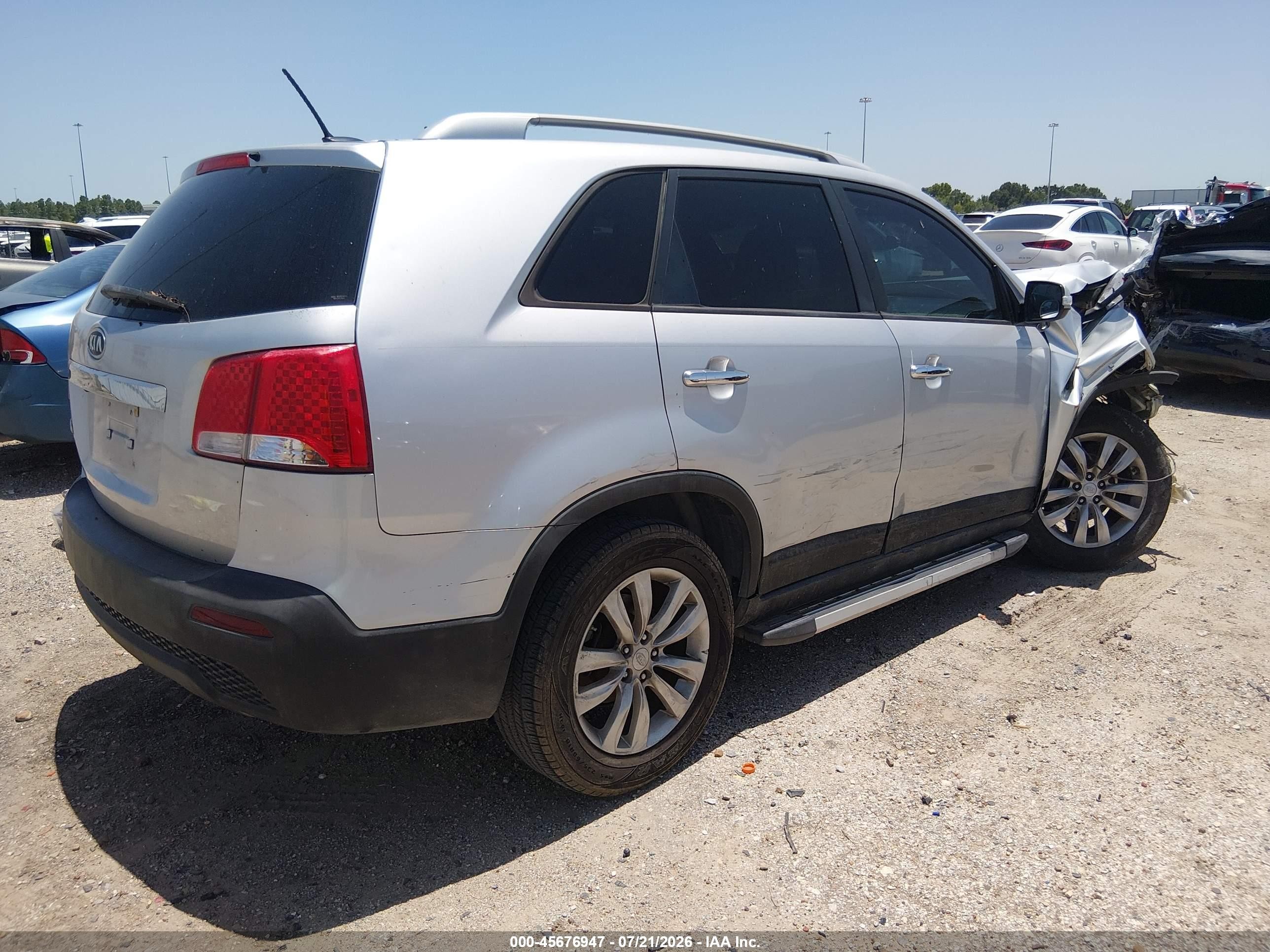 2011 Kia Sorento Lx V6 Silver vin: 5XYKT4A28BG062797