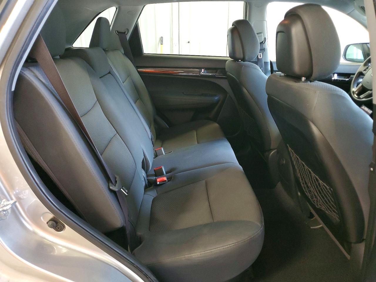 2013 Kia Sorento Lx Silver vin: 5XYKT4A29DG329318