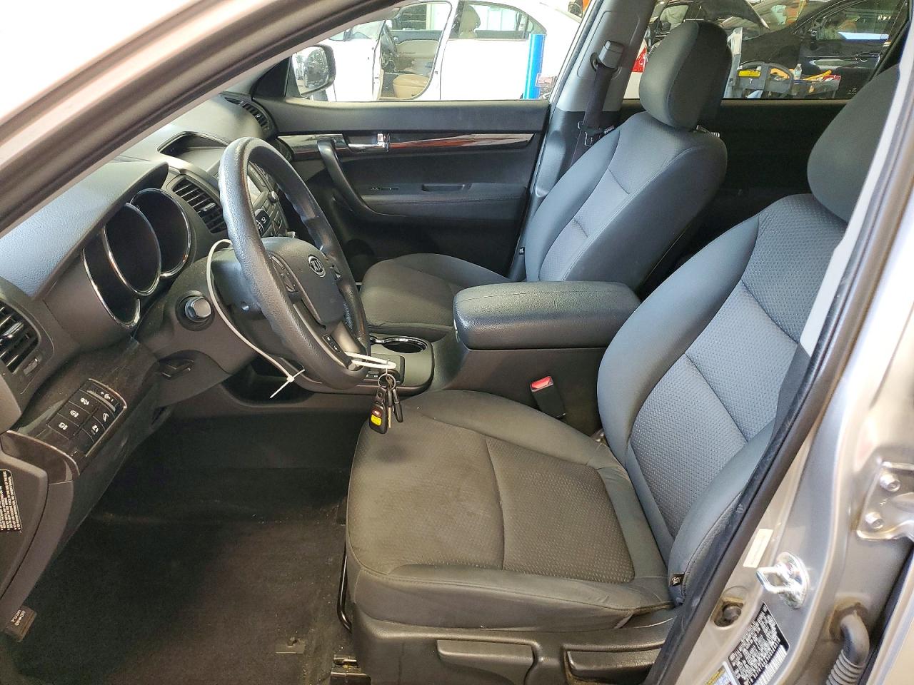 2013 Kia Sorento Lx Silver vin: 5XYKT4A29DG329318