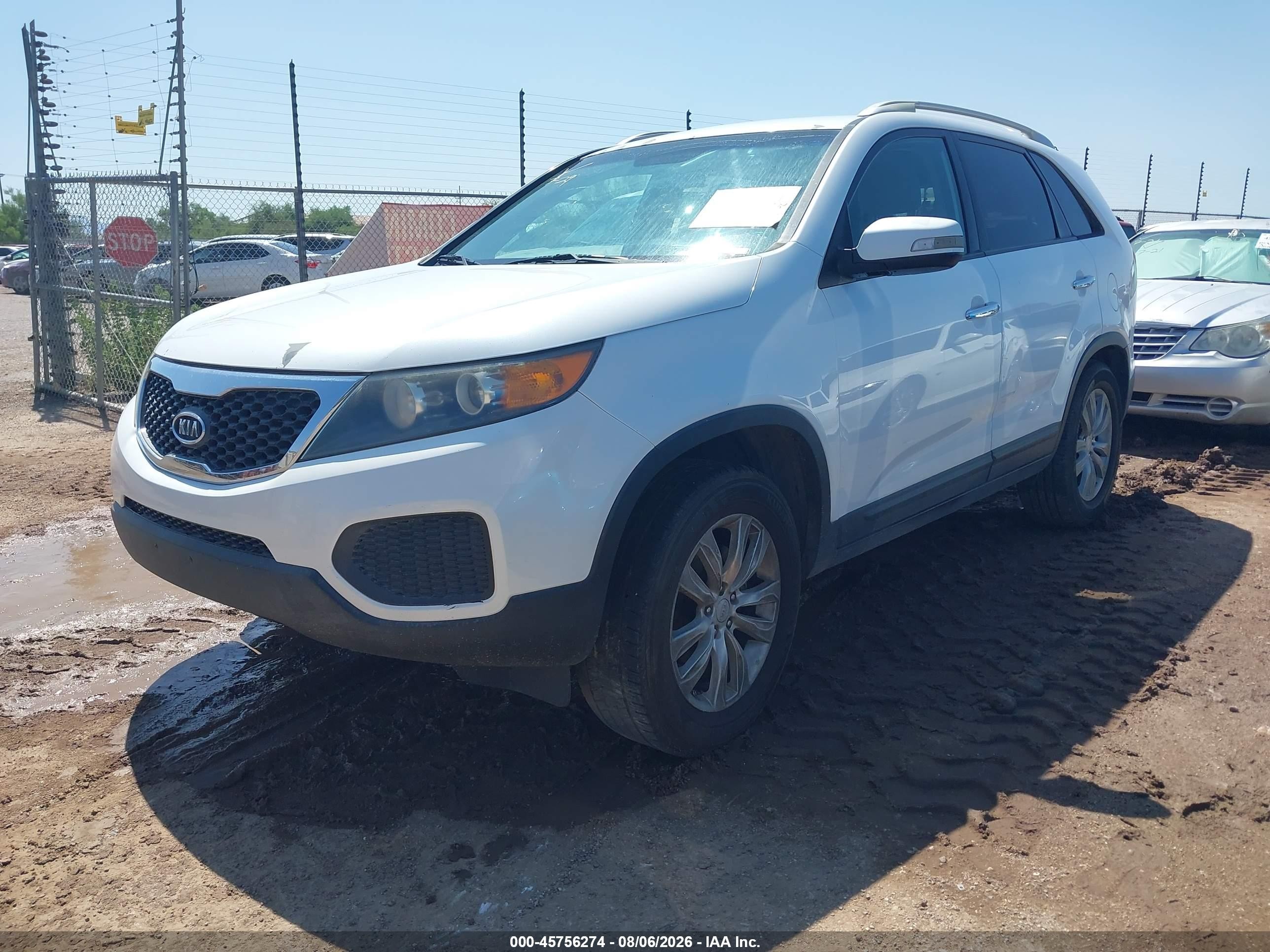 2011 Kia Sorento Lx V6 White vin: 5XYKT4A2XBG077897