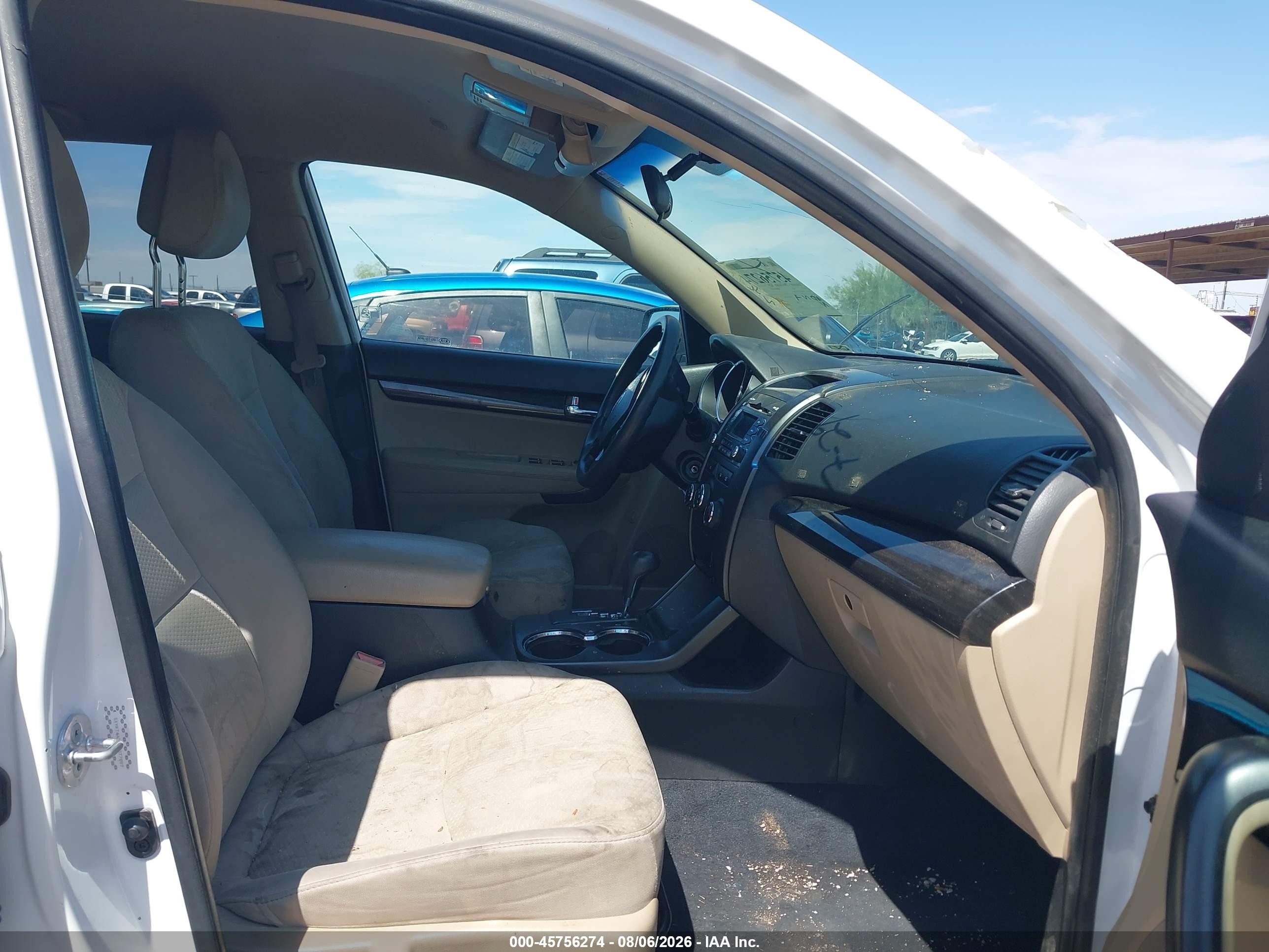 2011 Kia Sorento Lx V6 White vin: 5XYKT4A2XBG077897
